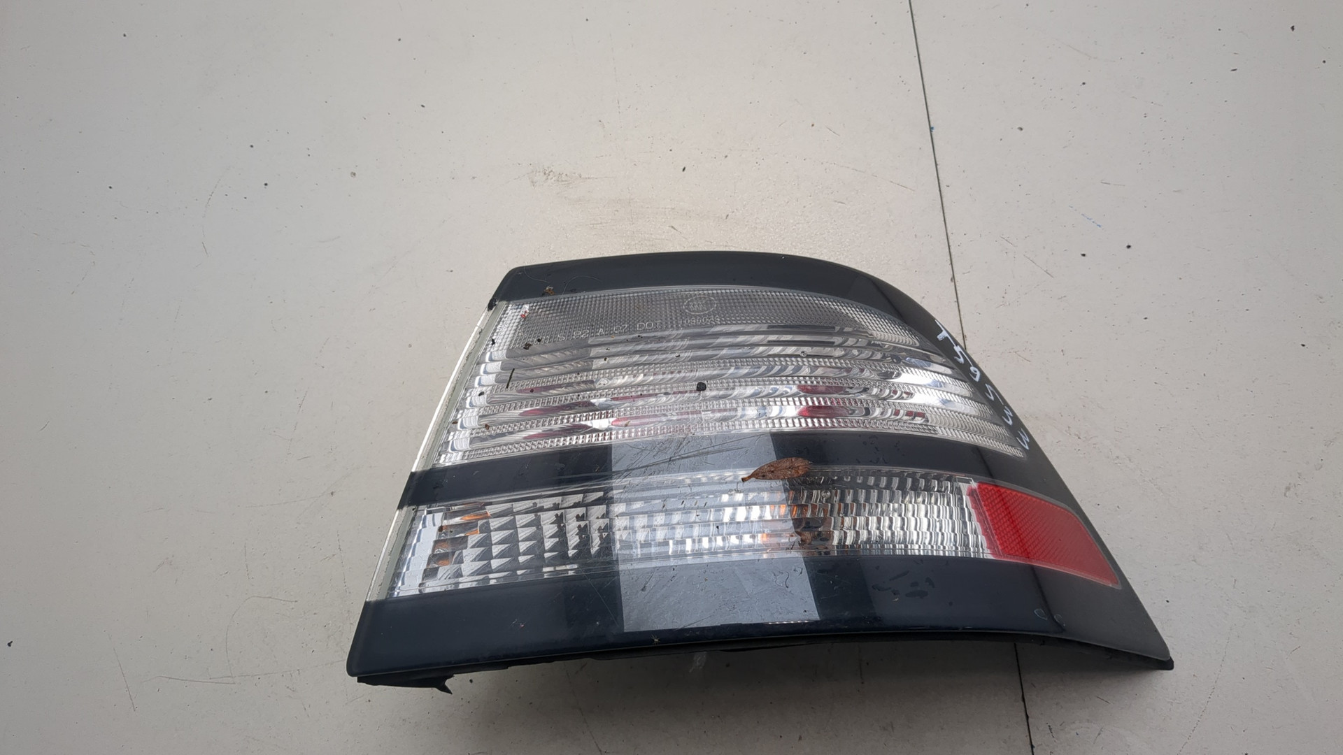 Фонарь задний правый