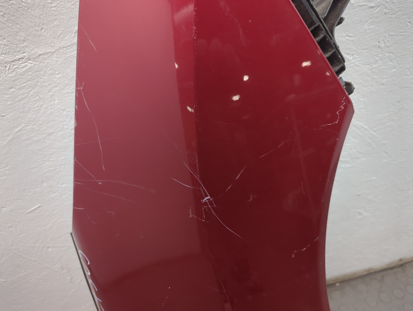 Крыло переднее правое