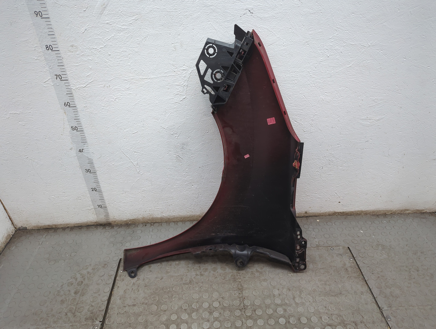 Крыло переднее правое