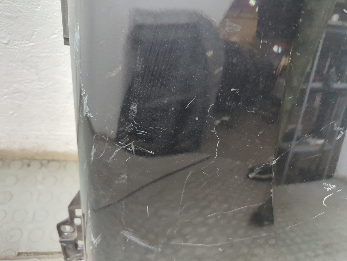 Крыло переднее правое