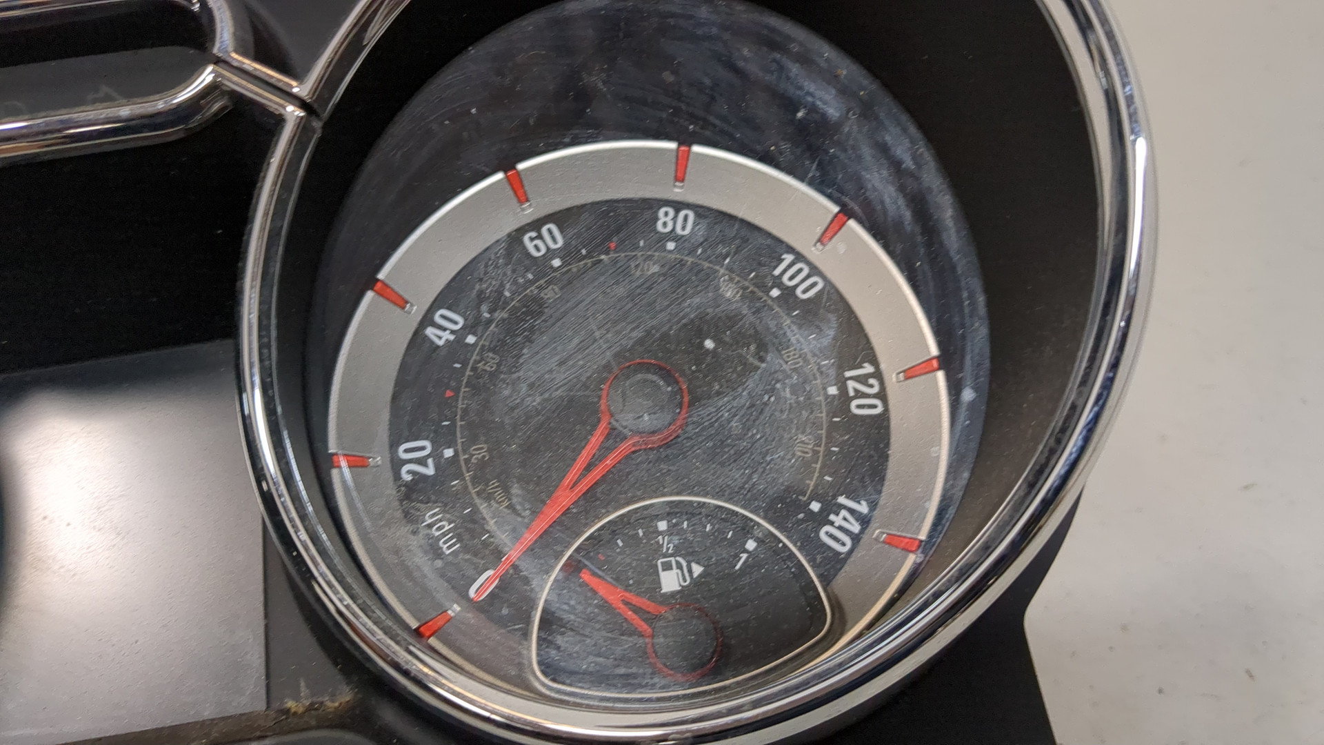 Панель приборов