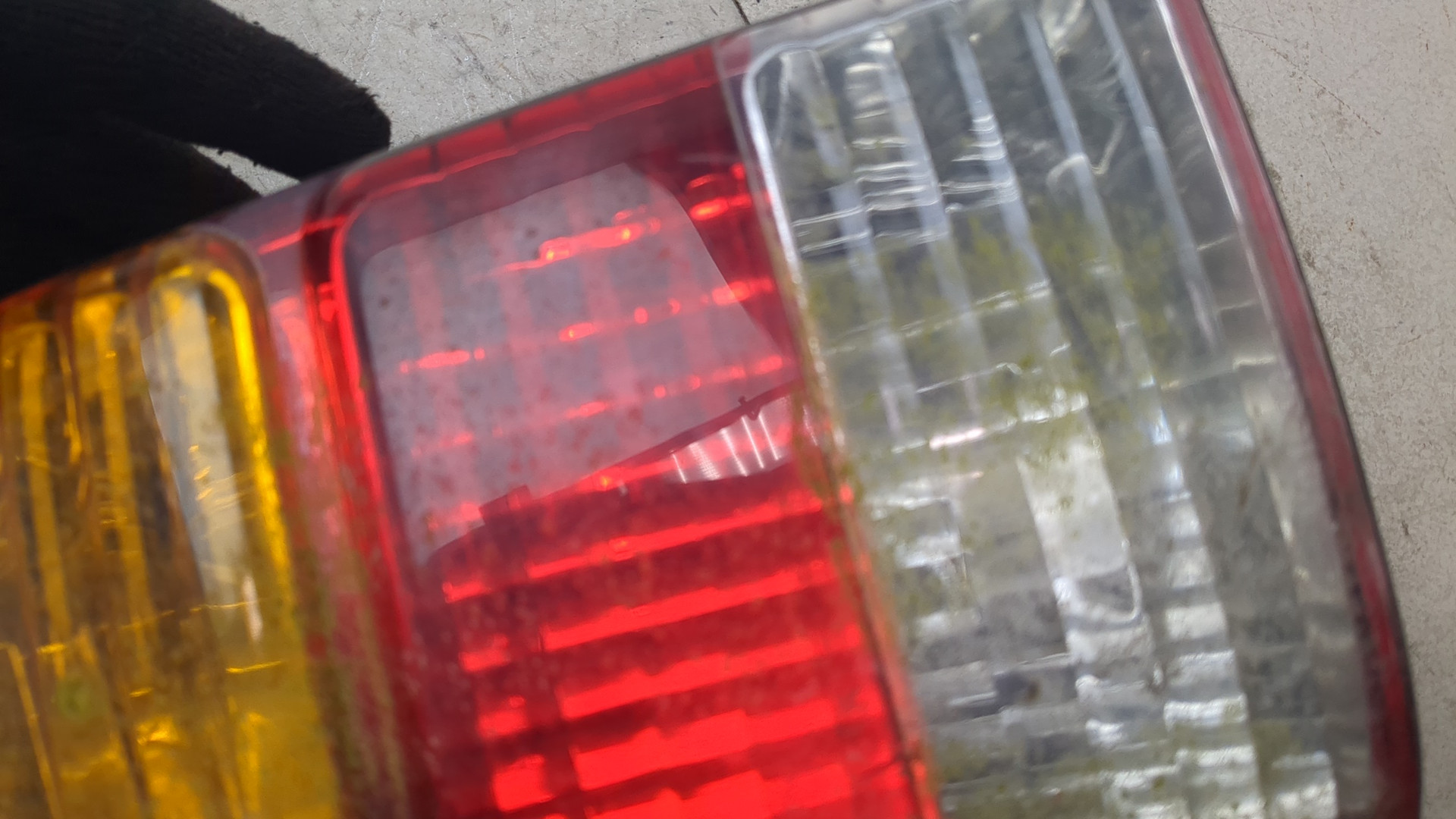 Фонарь задний левый