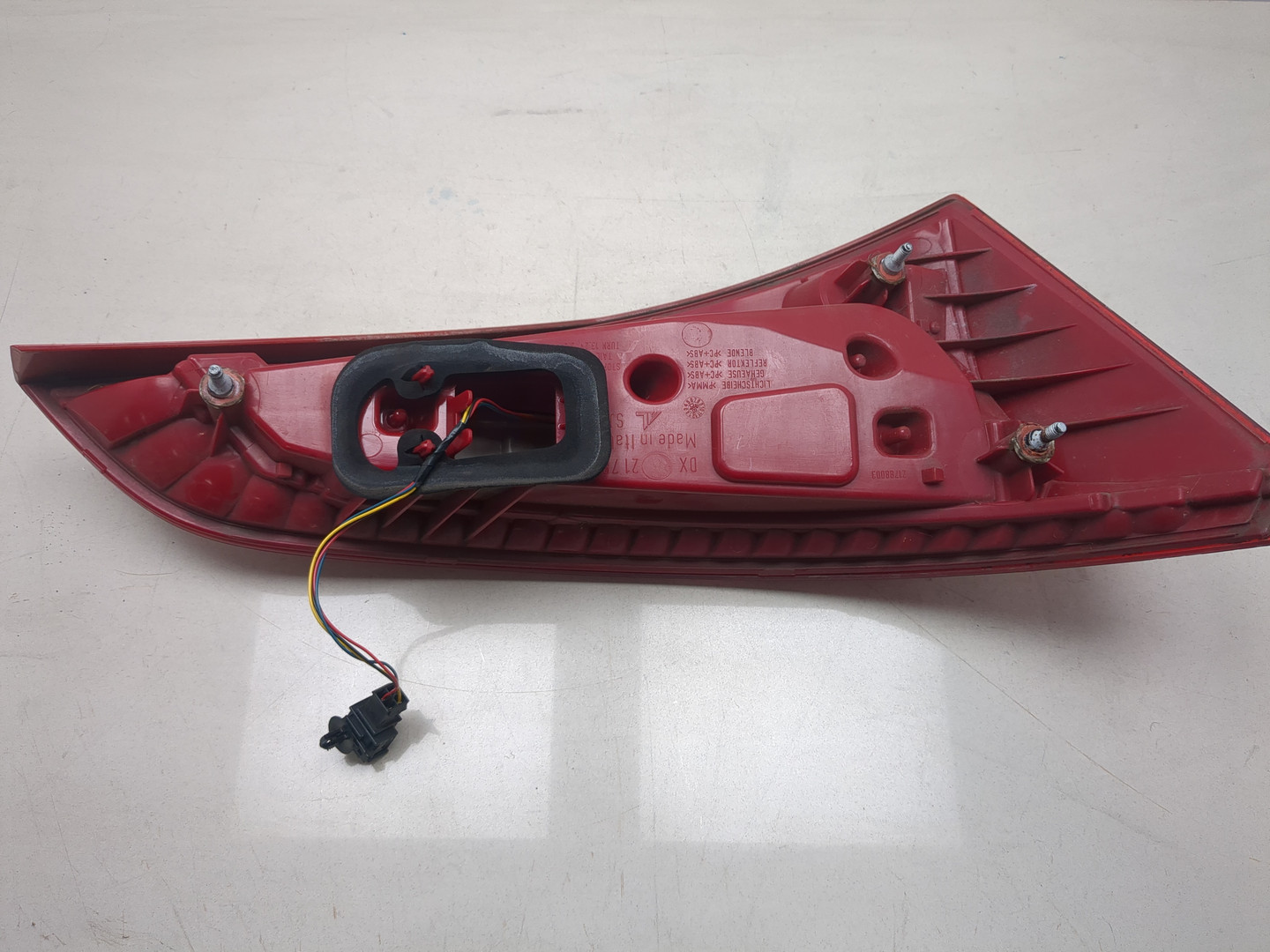 Фонарь задний внутренний правый