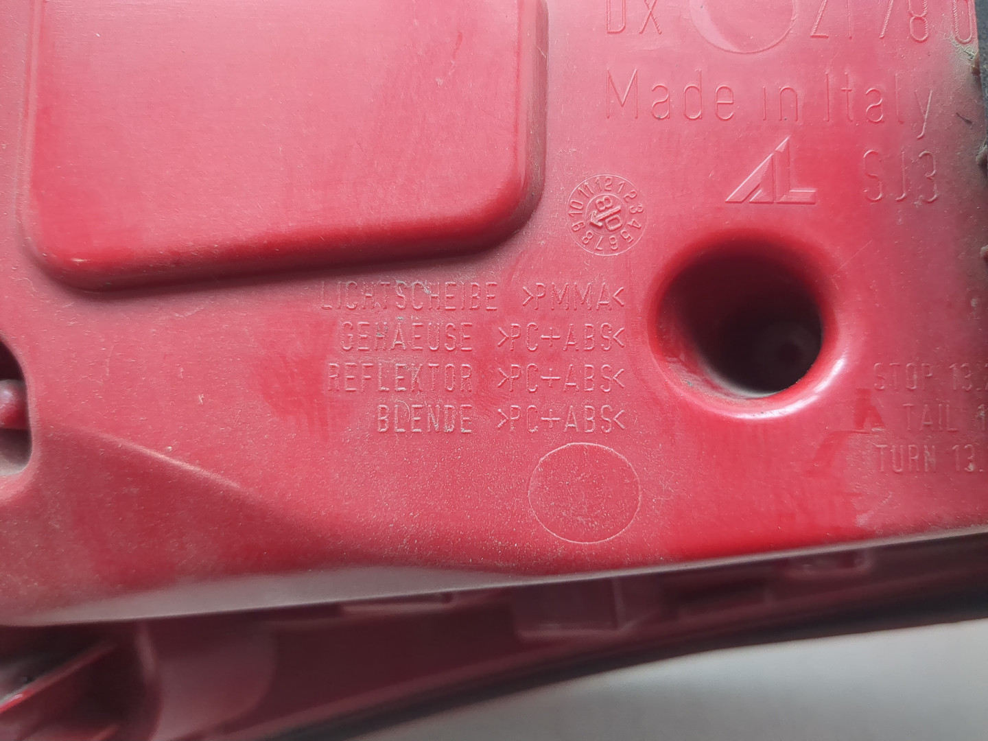 Фонарь задний внутренний правый