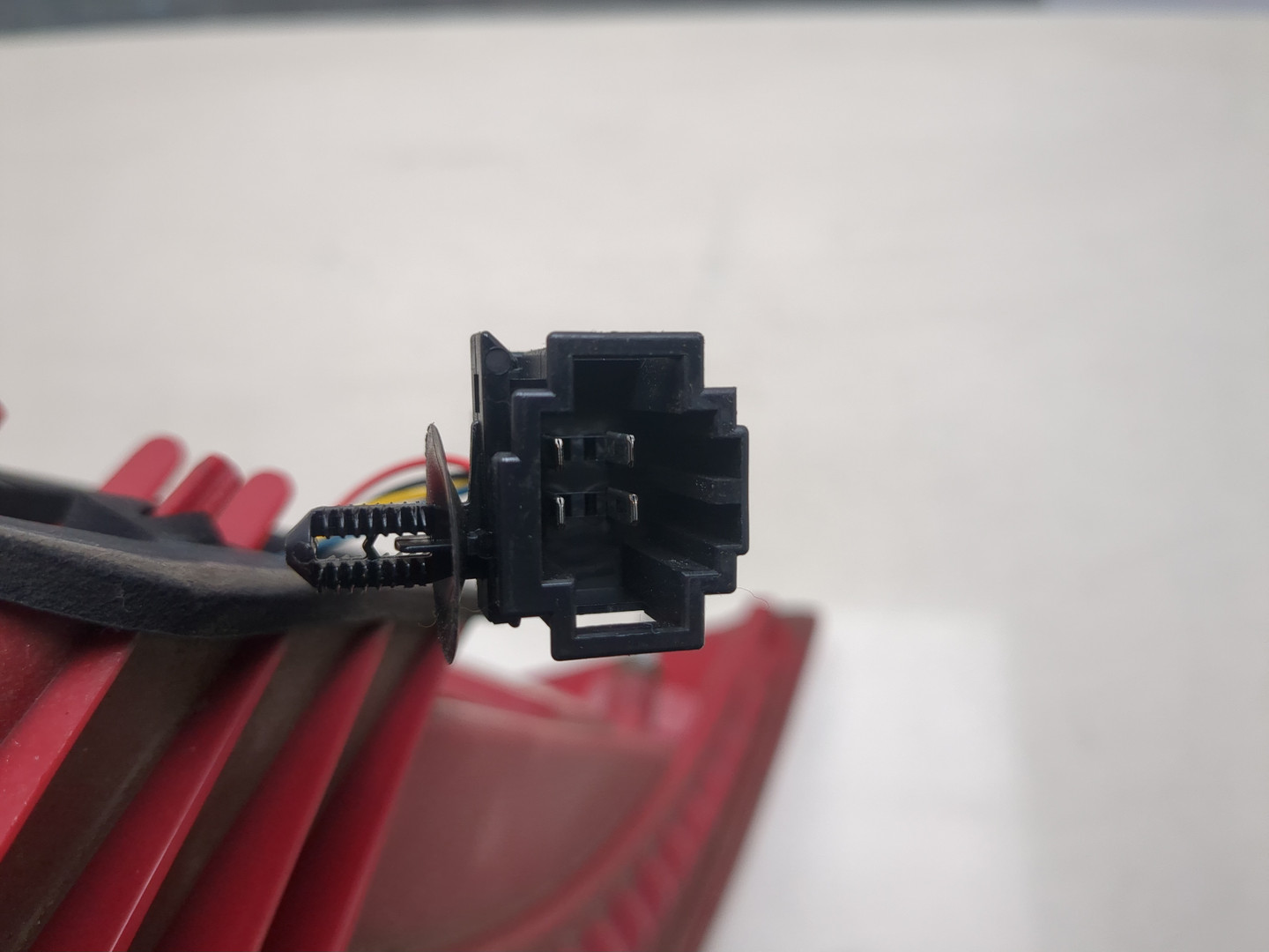 Фонарь задний внутренний правый