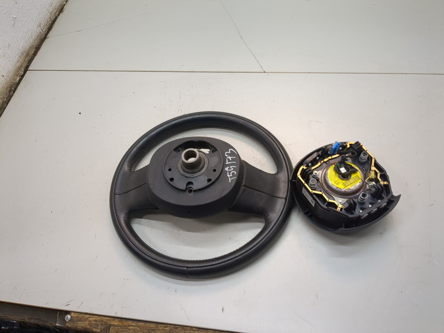 Рулевое колесо (руль)