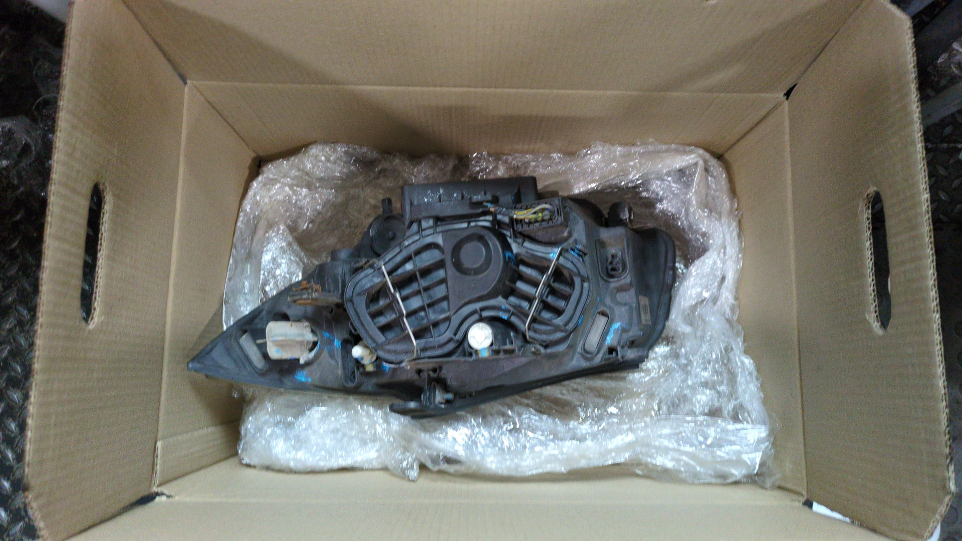 Фара правая