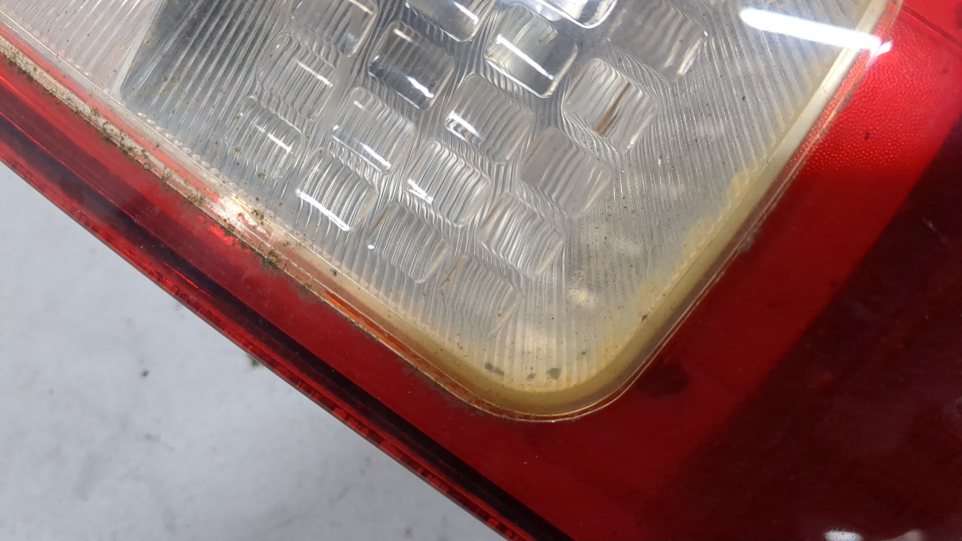 Фонарь задний правый