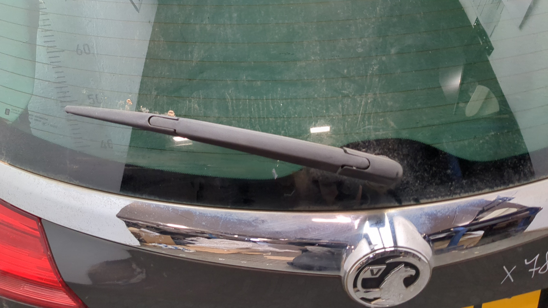 Дверь багажника