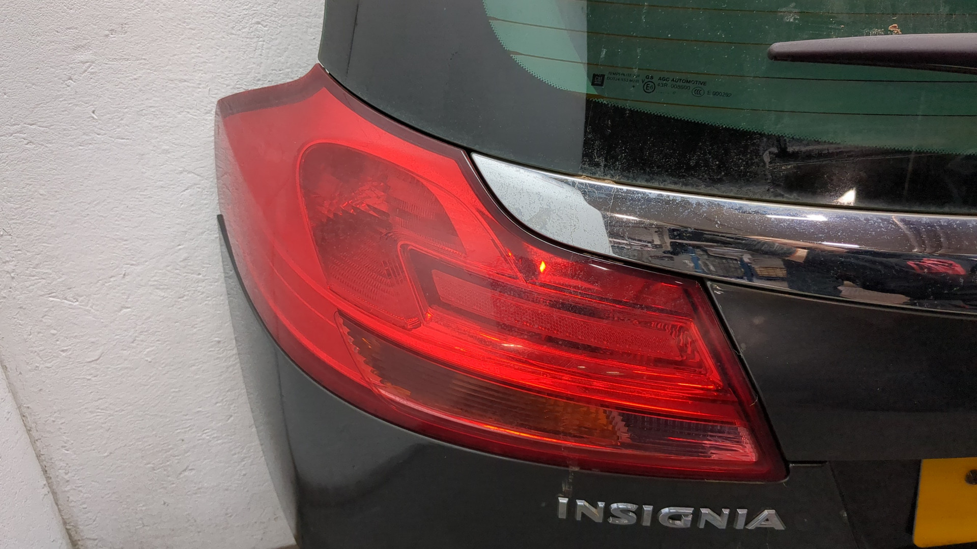 Дверь багажника