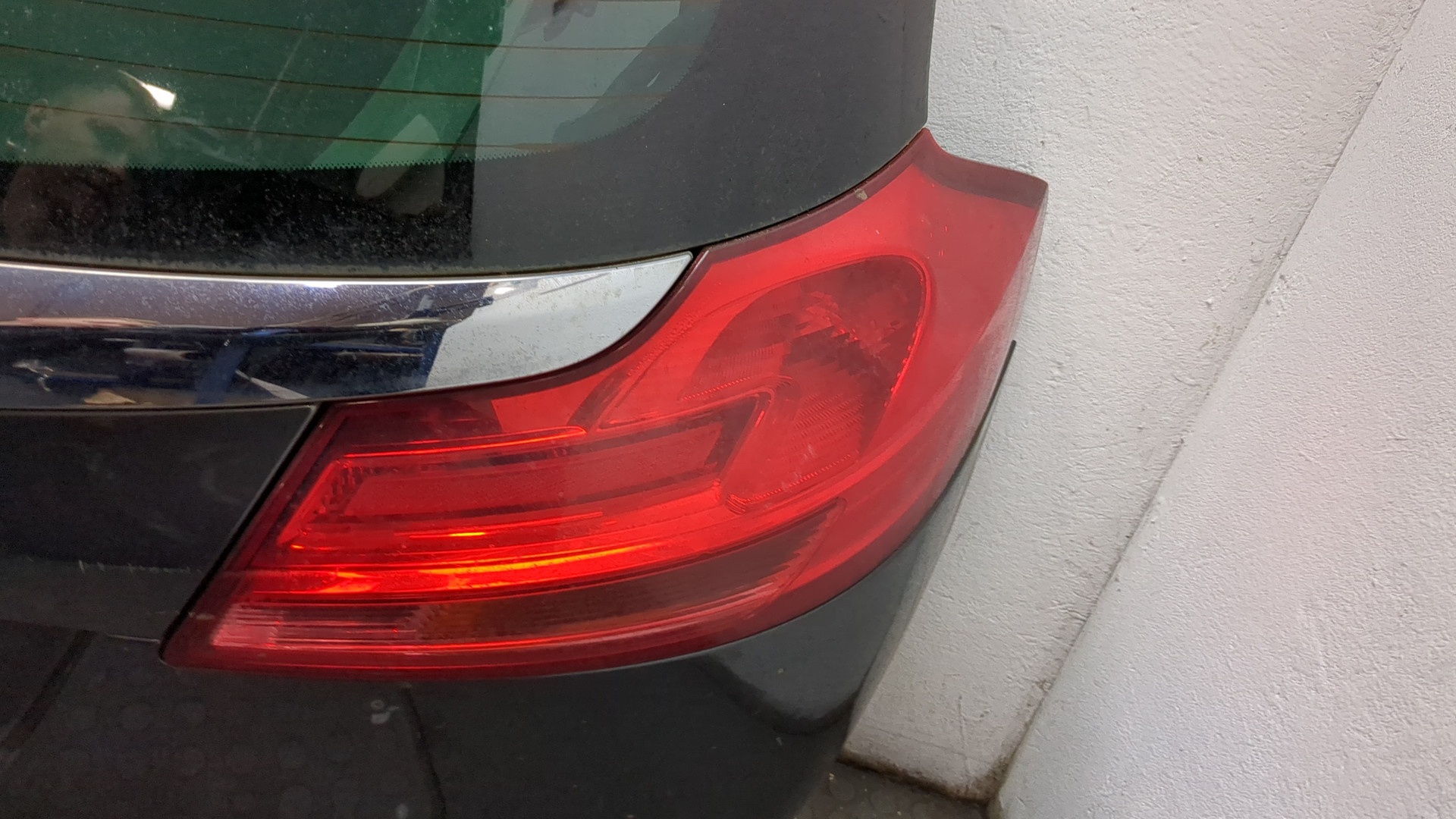 Дверь багажника