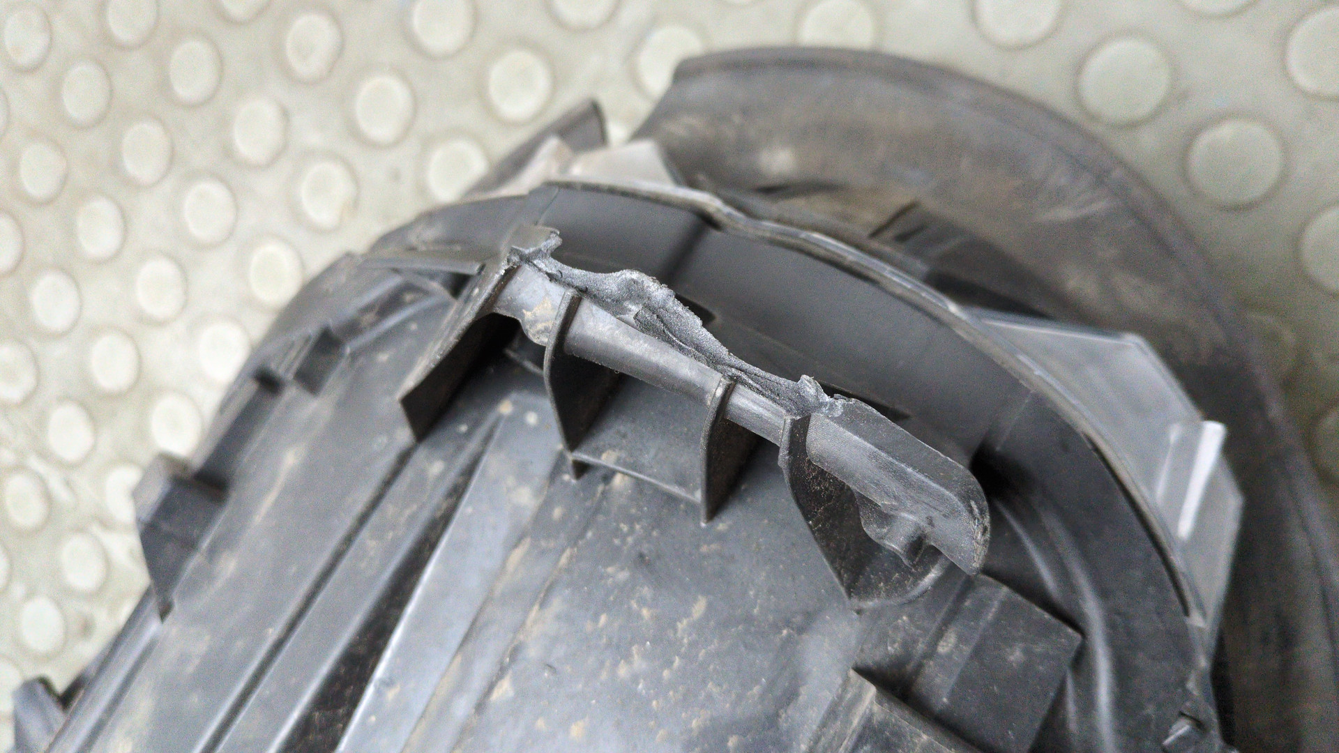 Фара правая