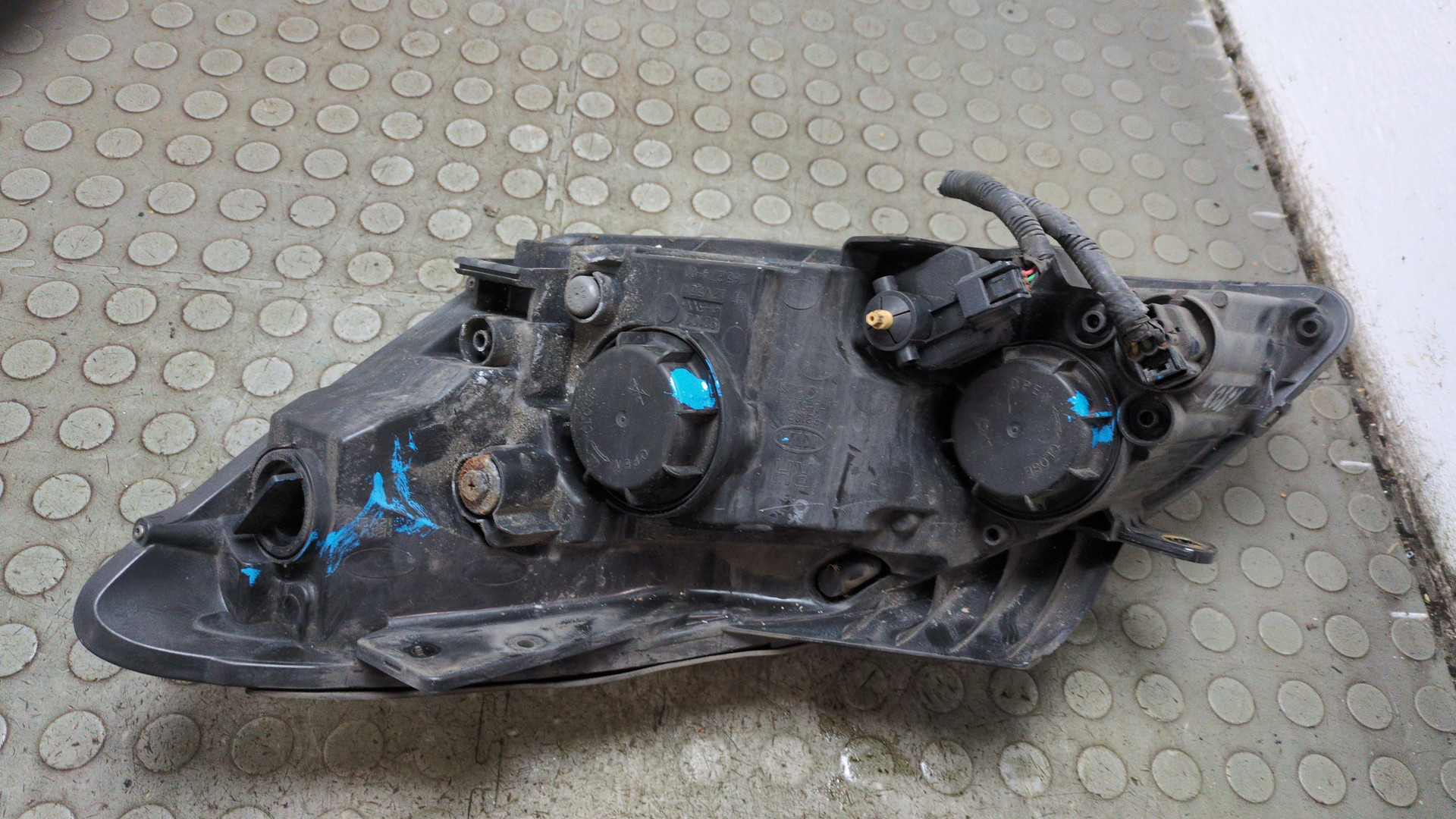 Фара правая