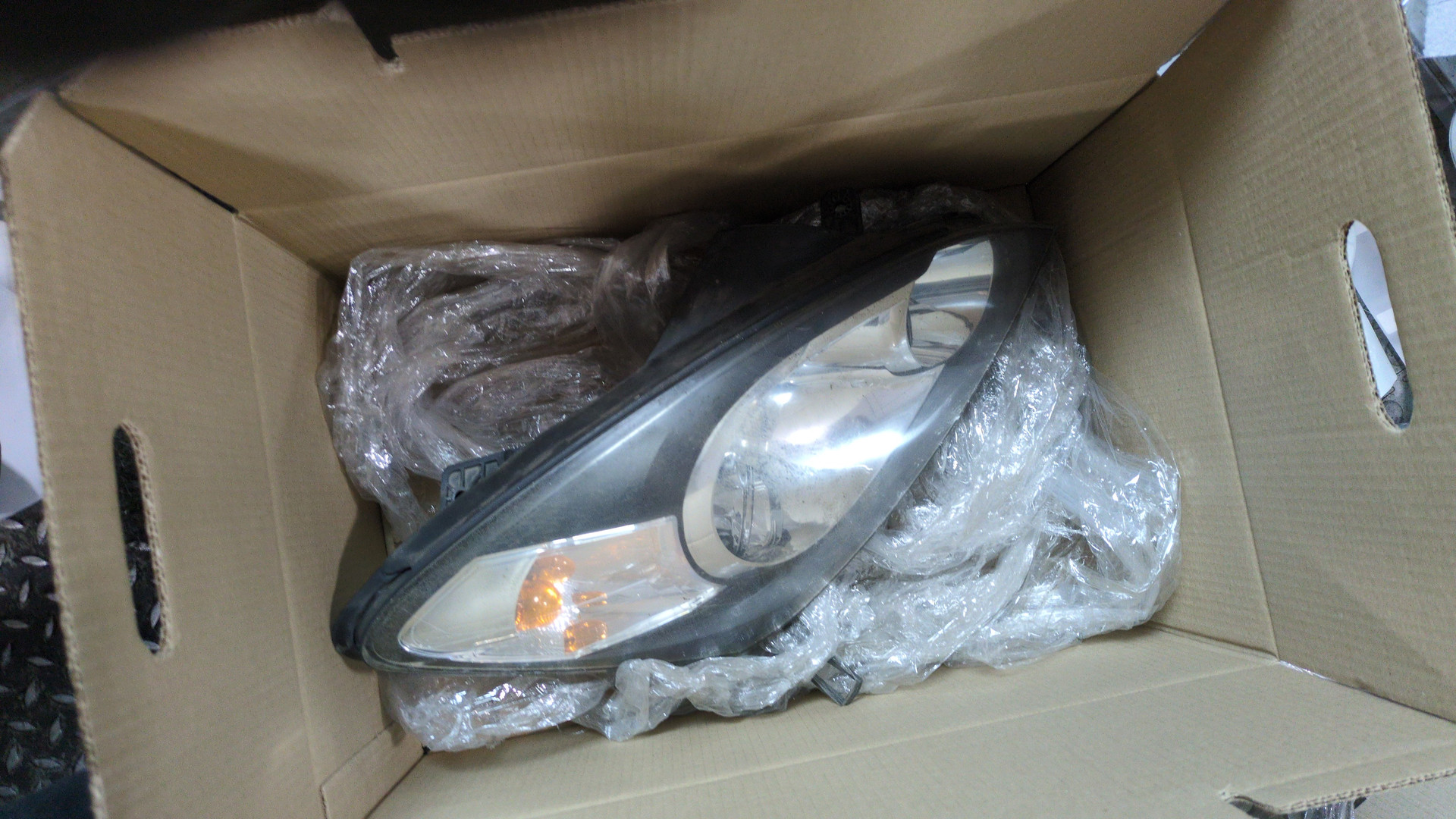 Фара правая