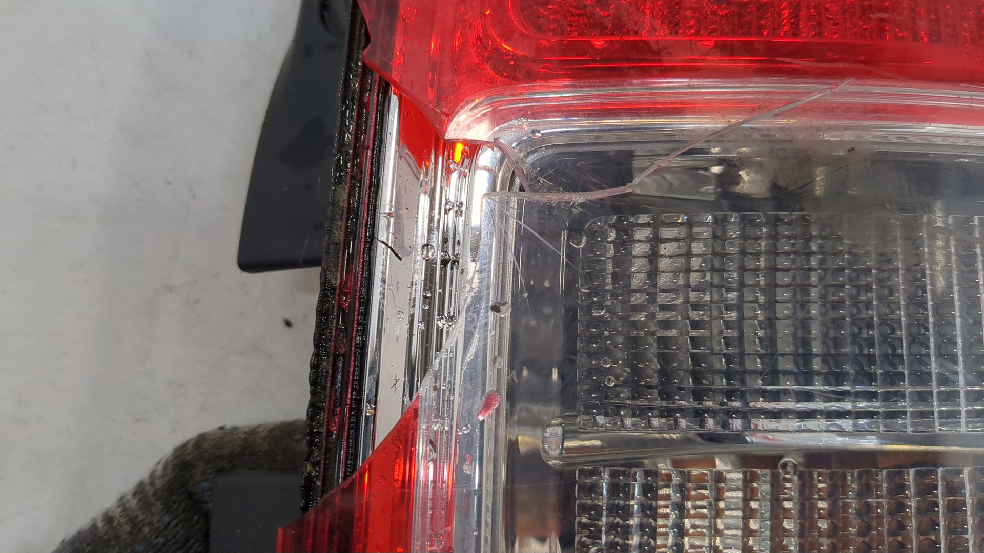 Фонарь задний правый