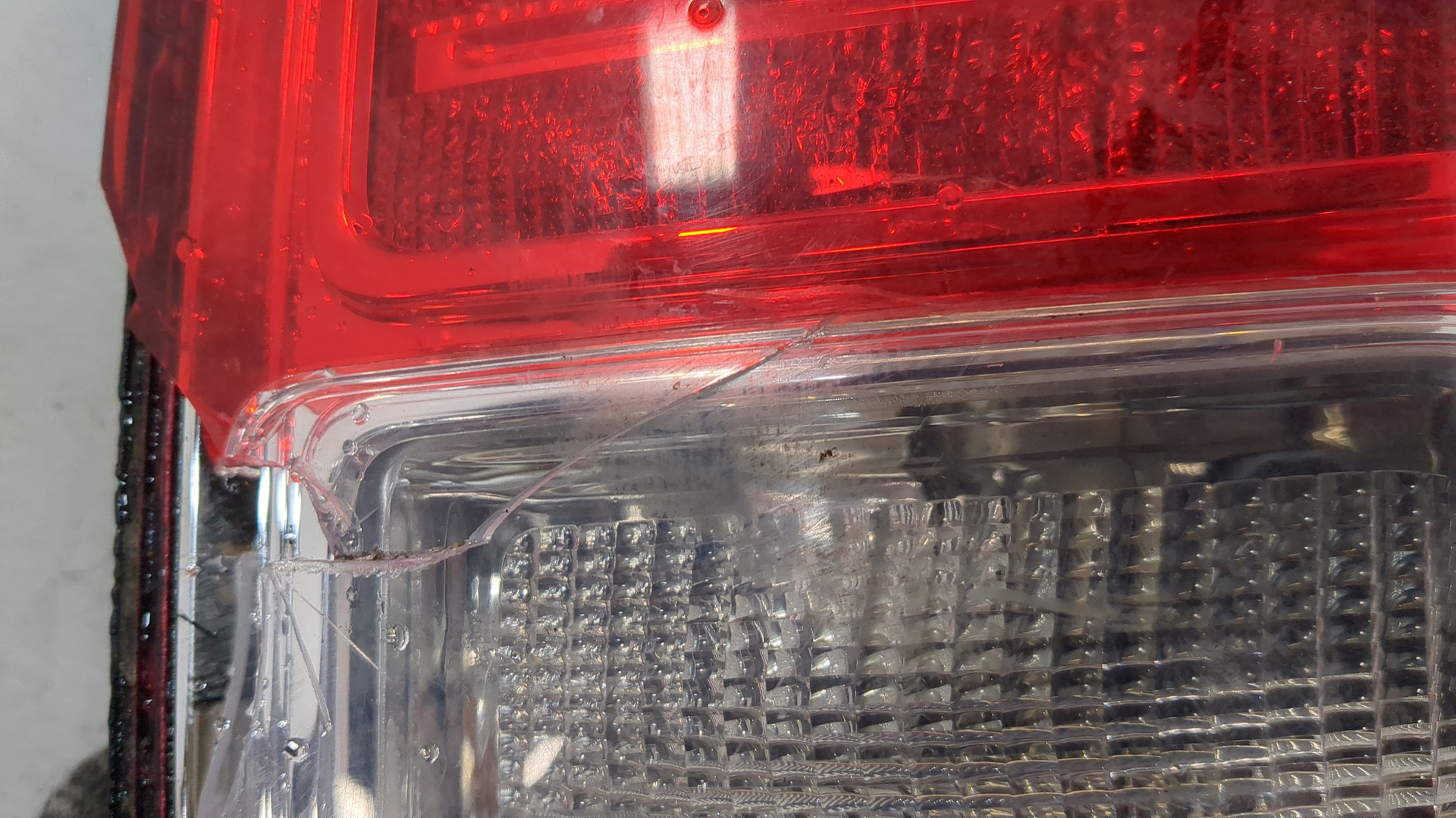 Фонарь задний правый