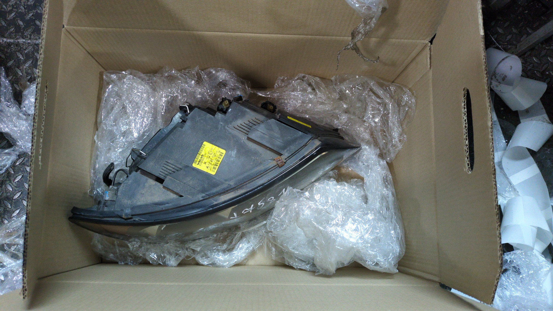 Фара правая