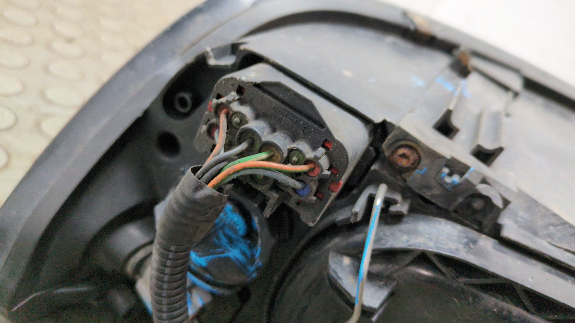 Фара правая