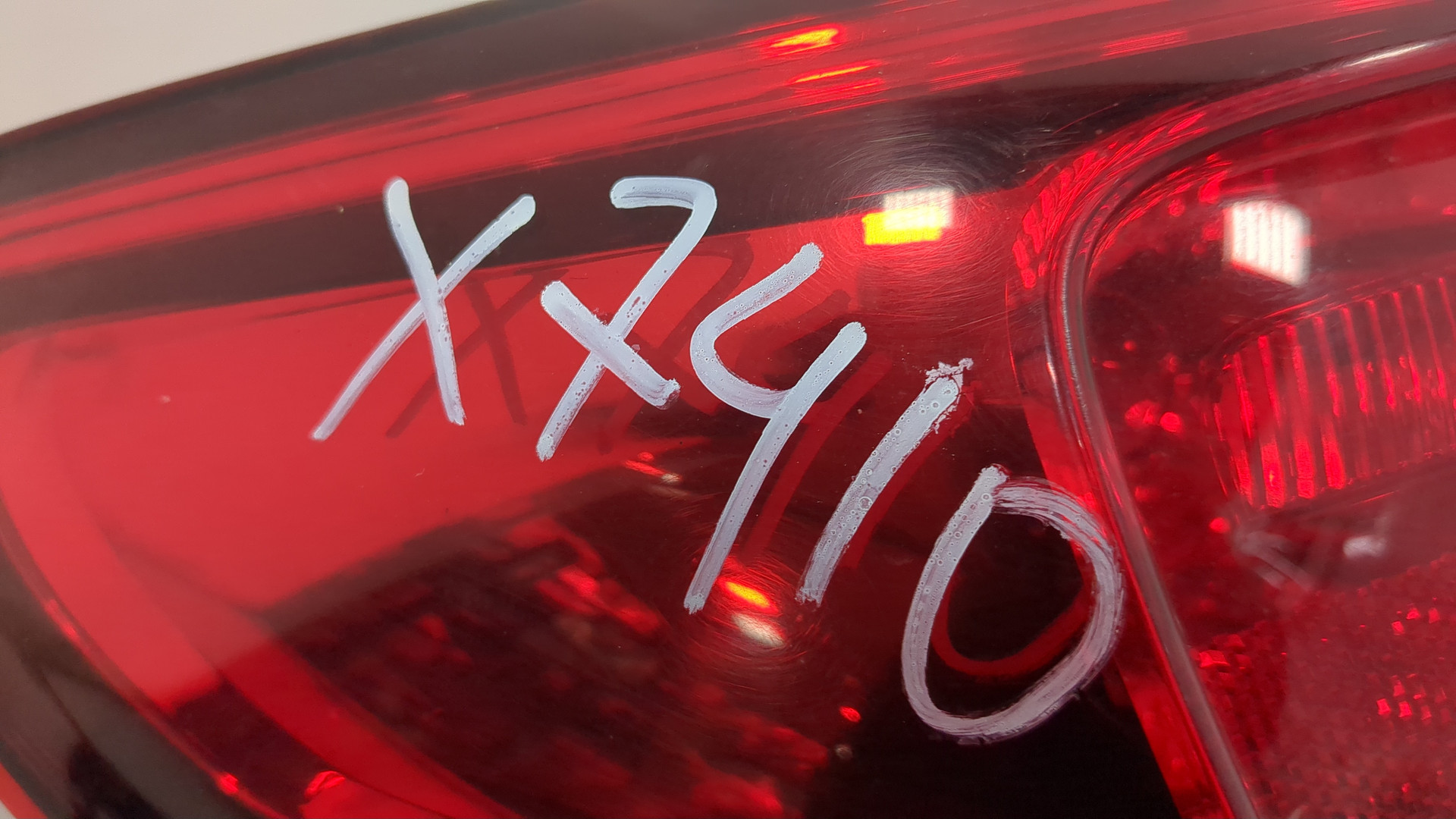 Фонарь задний левый