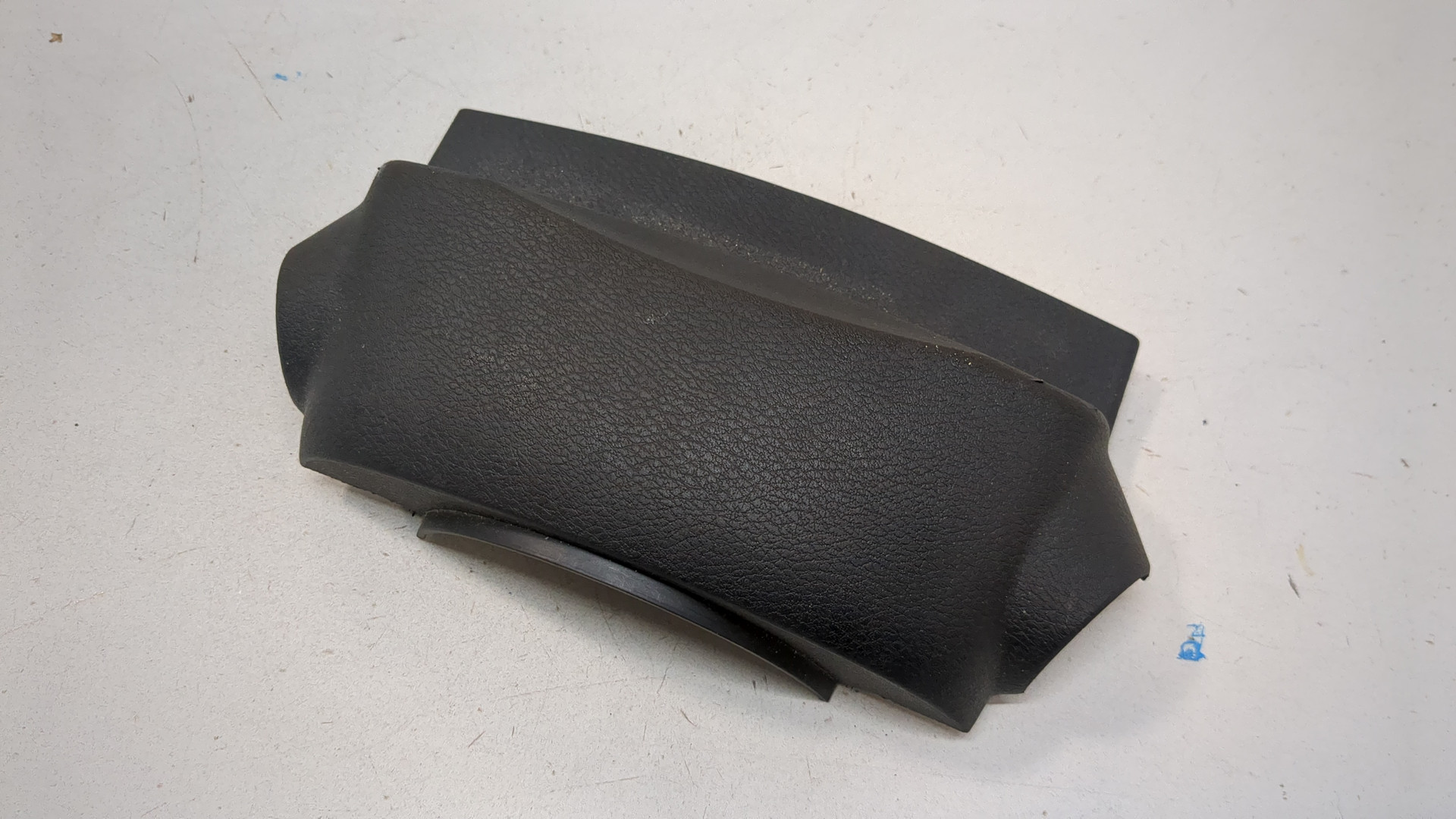 Кожух рулевой колонки