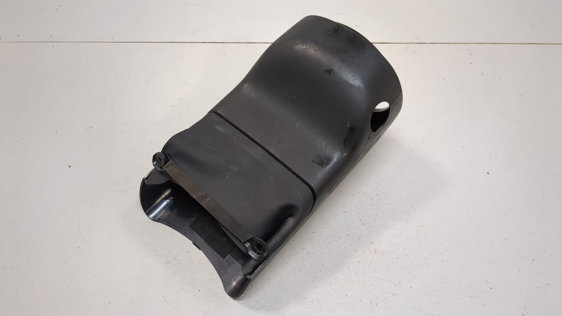 Кожух рулевой колонки