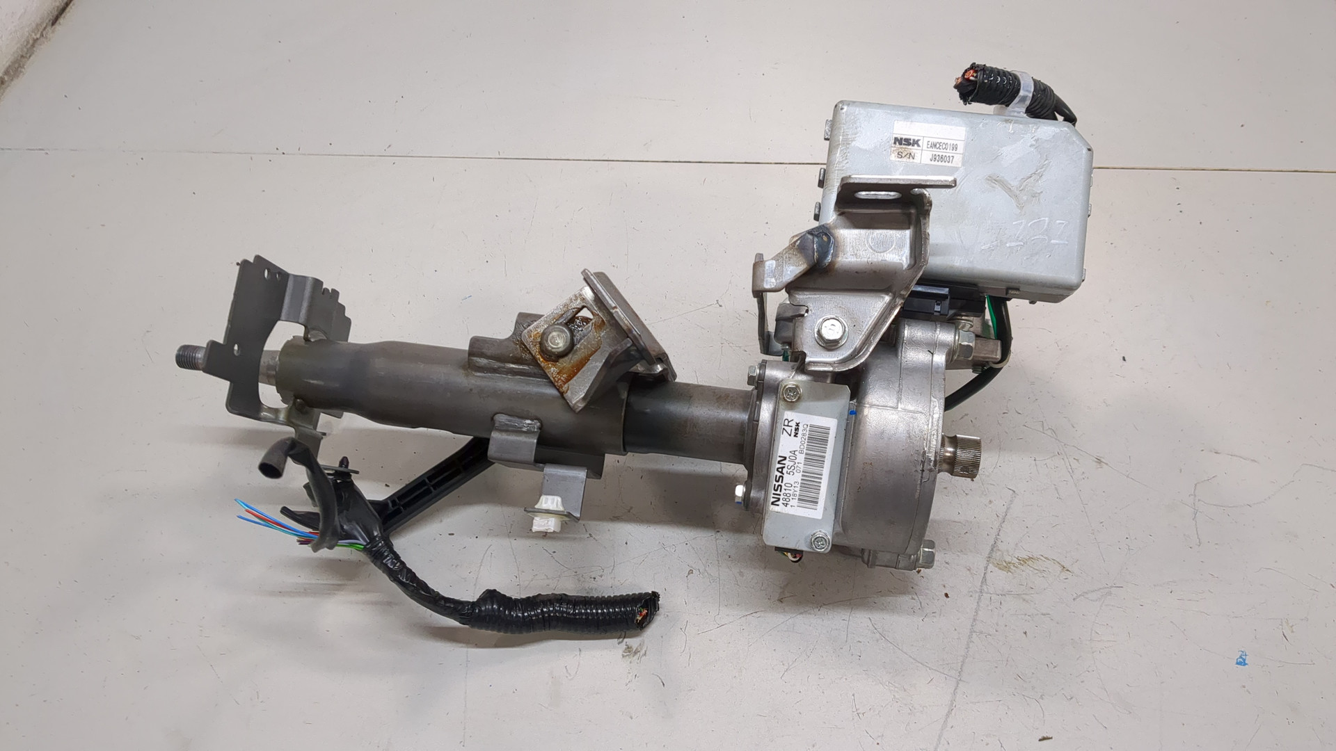 Серводвигатель рулевой рейки