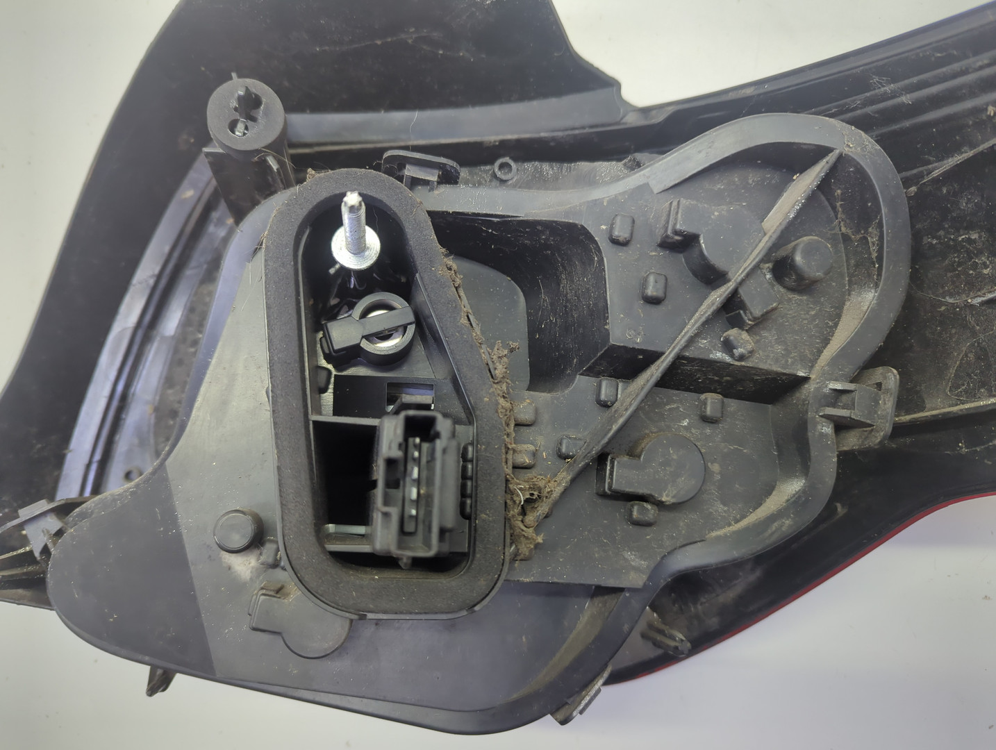 Фонарь задний левый