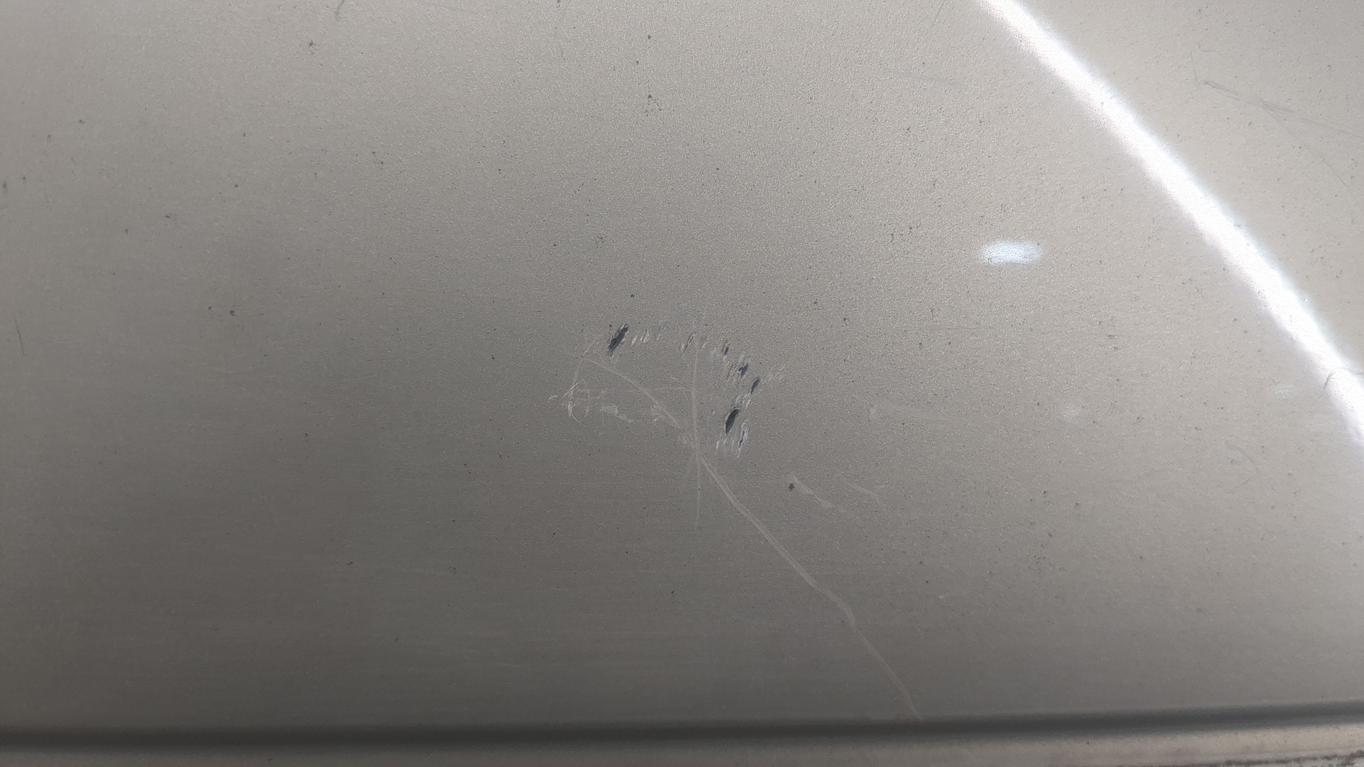 Крыло переднее правое