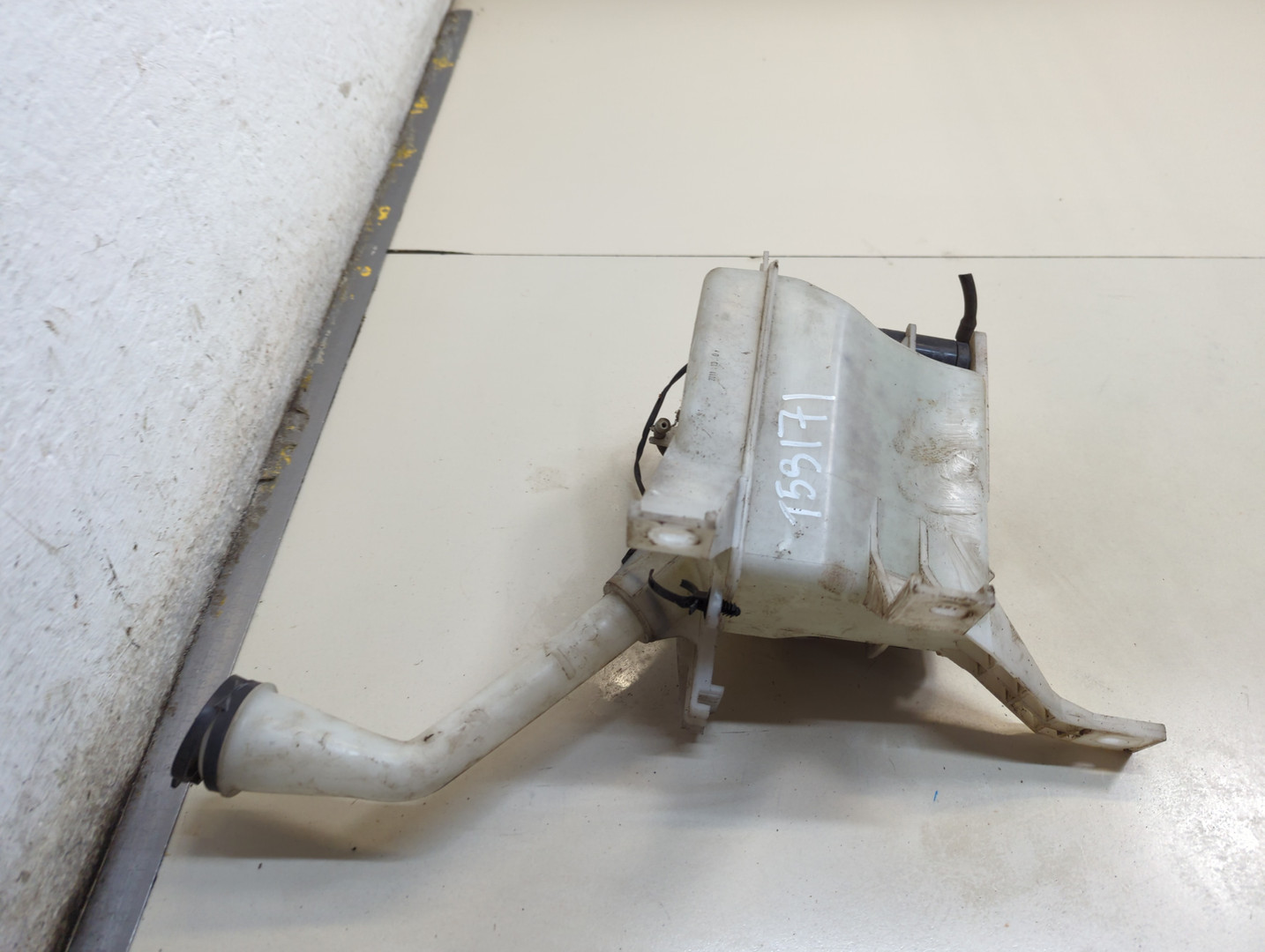 Бачок омывателя лобового стекла