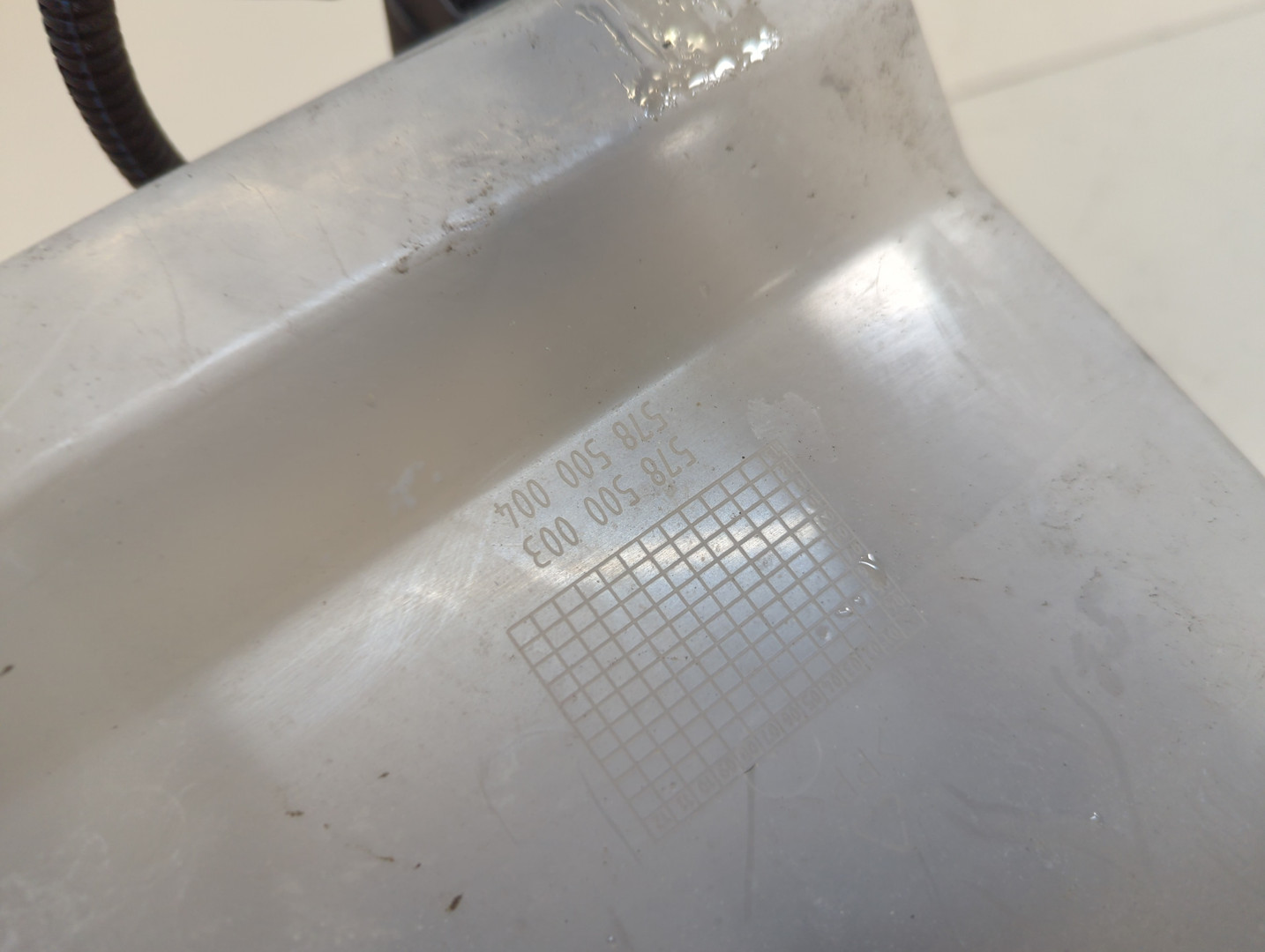 Бачок омывателя лобового стекла