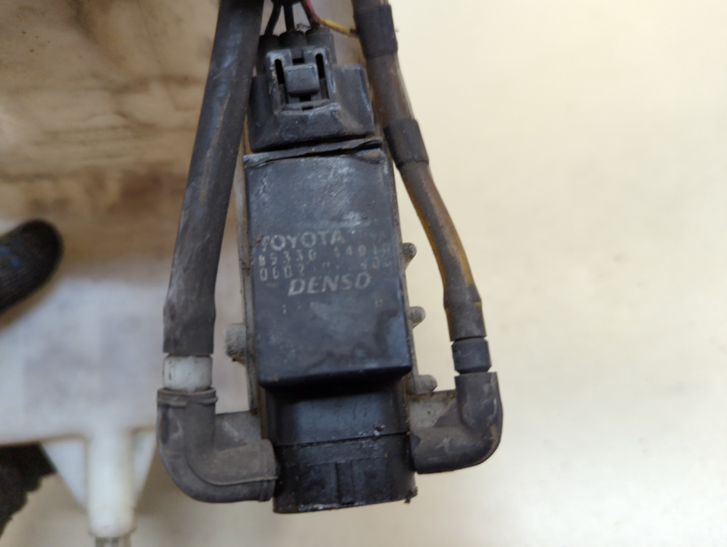 Бачок омывателя лобового стекла