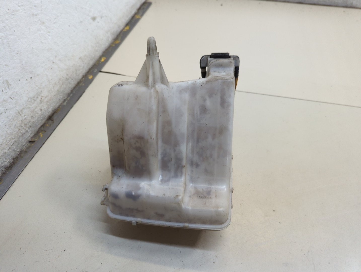 Бачок омывателя лобового стекла