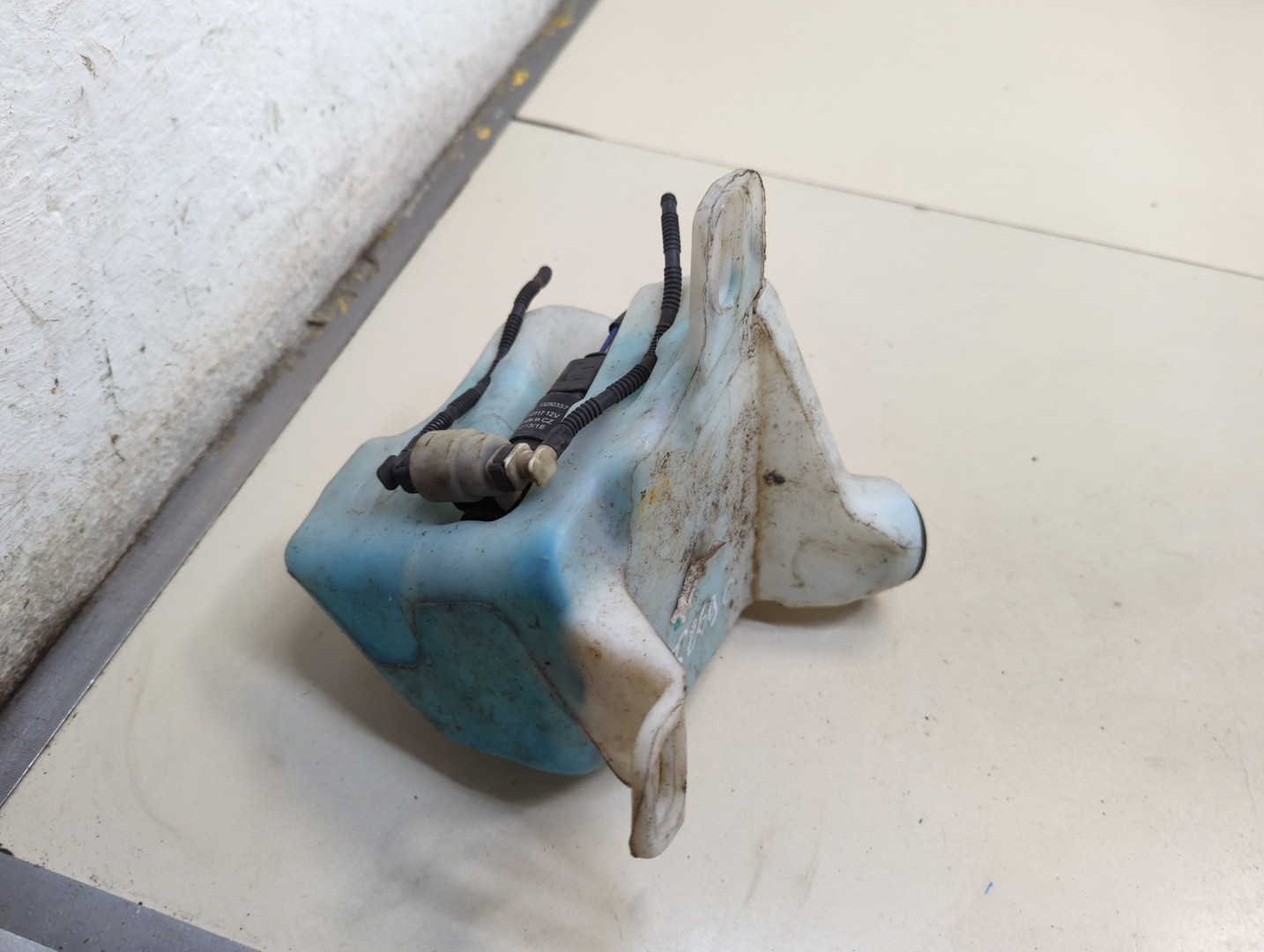 Бачок омывателя лобового стекла