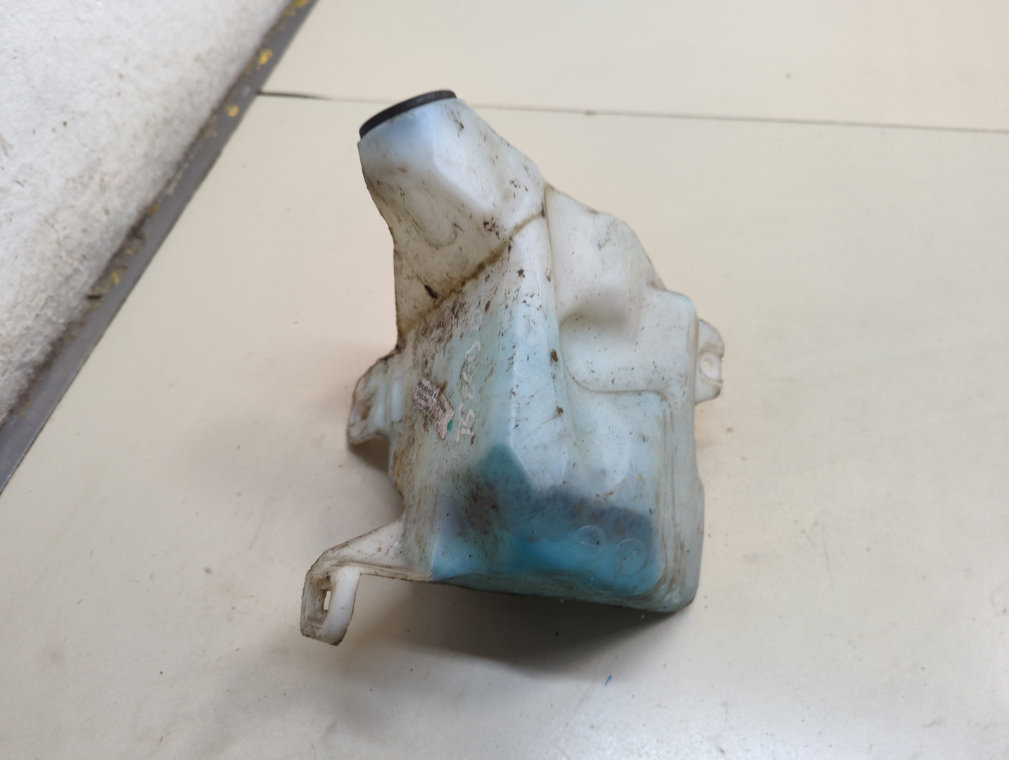 Бачок омывателя лобового стекла