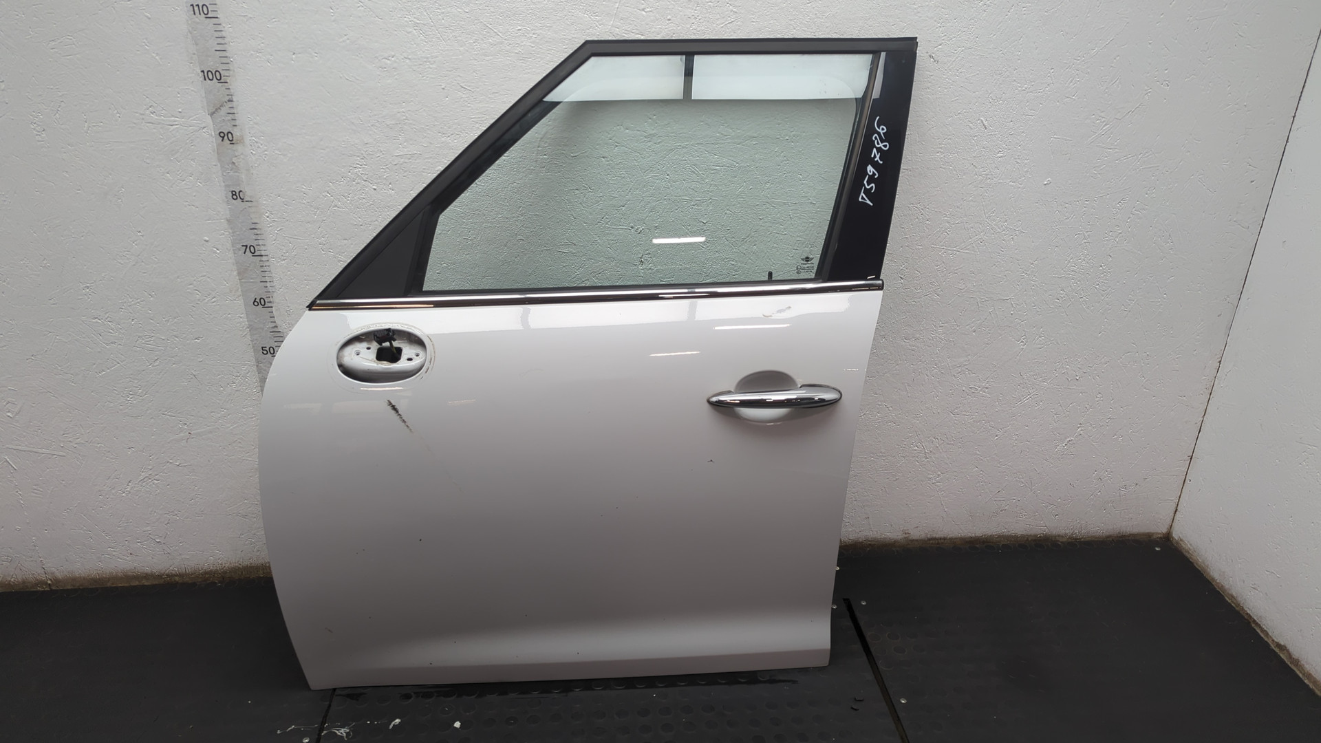 Дверь передняя левая