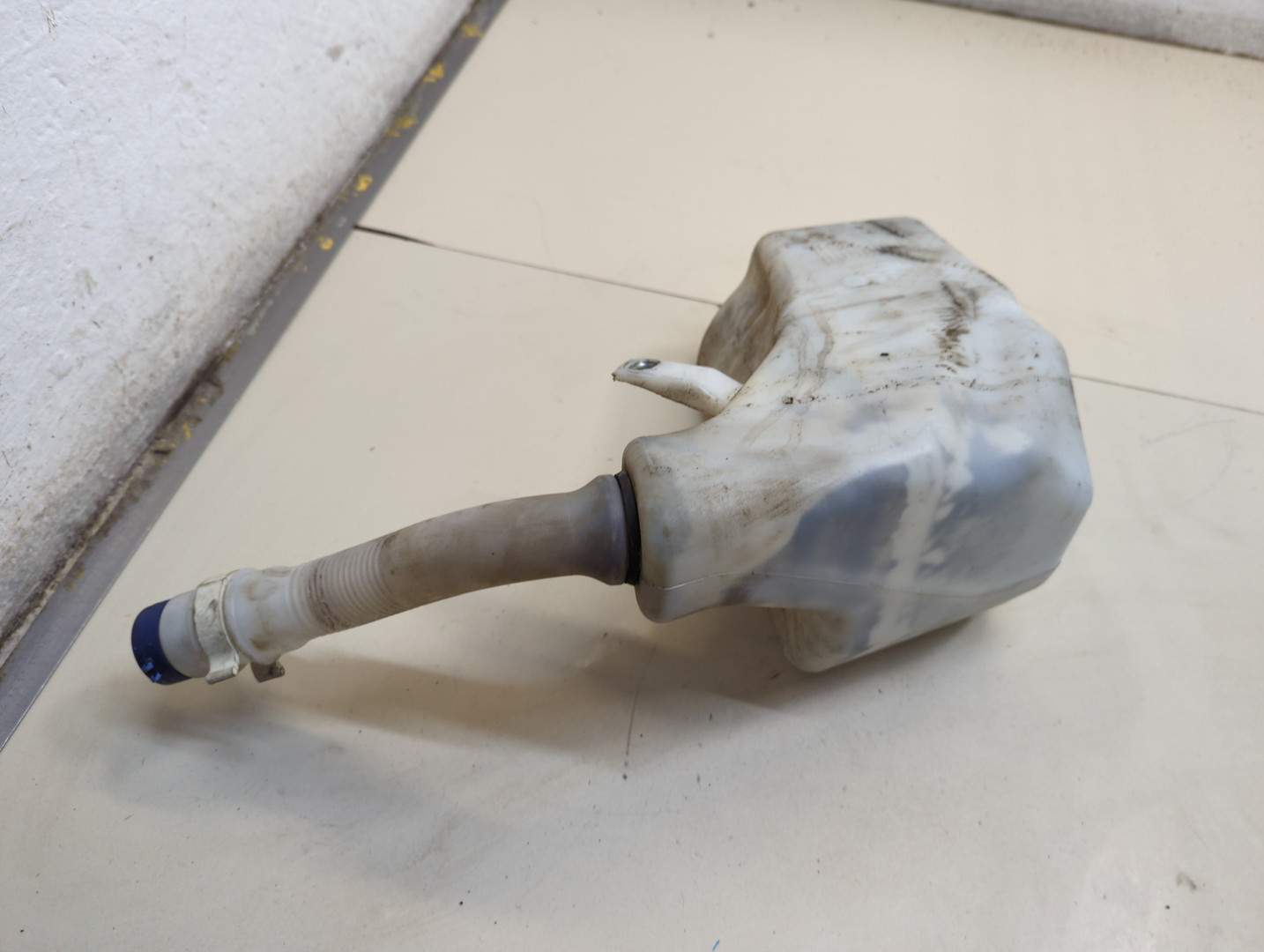 Бачок омывателя лобового стекла