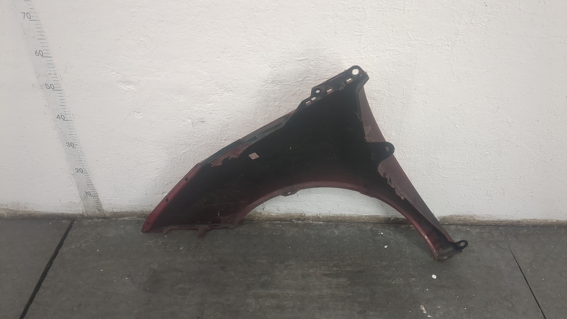 Крыло переднее правое