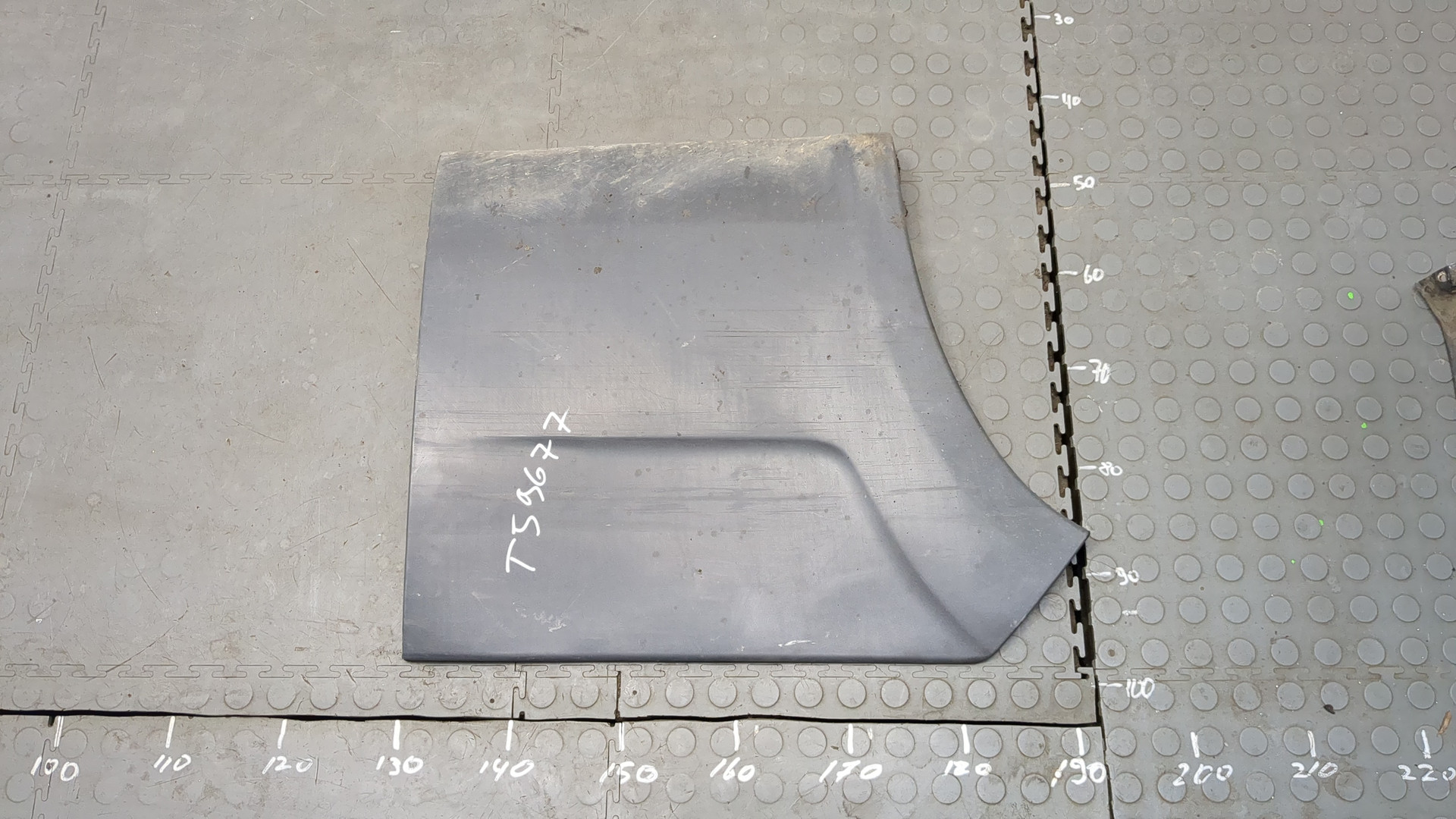 Молдинг заднего крыла правого