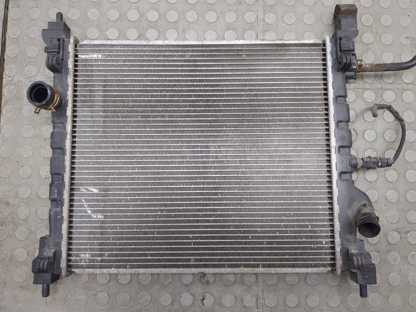 Радиатор охлаждения двигателя основной