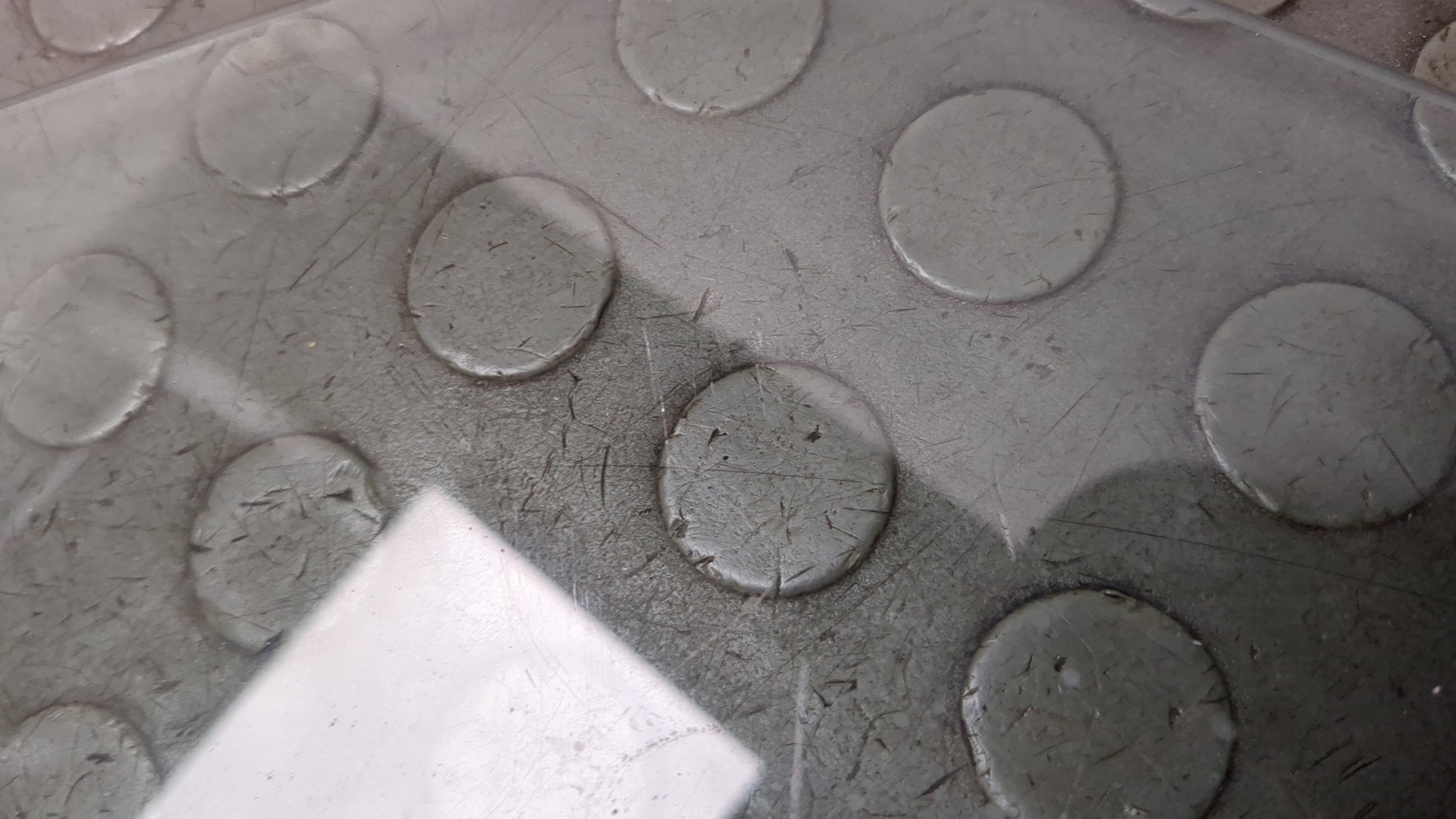 Стекло двери передней правой