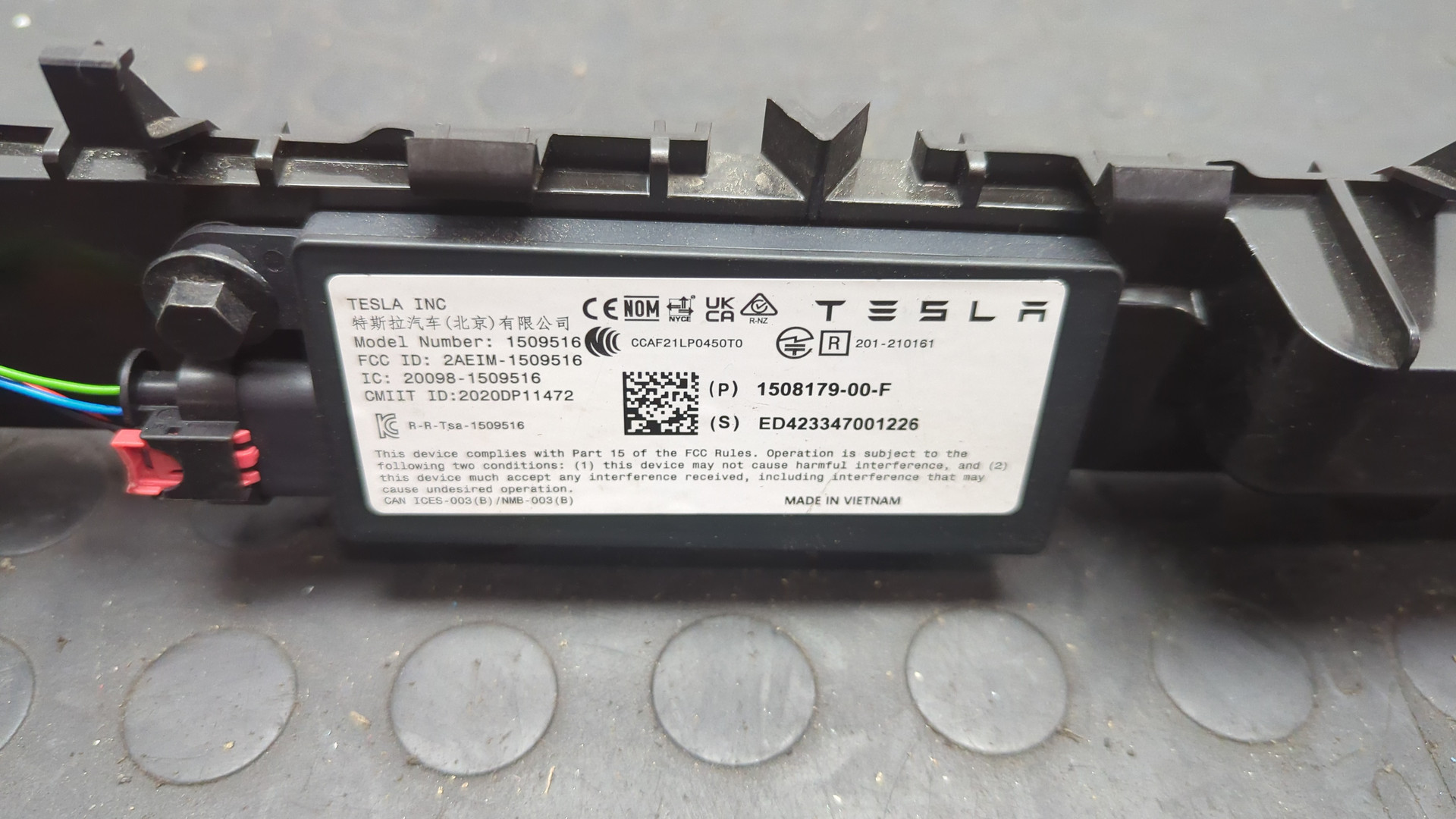 Кронштейн заднего бампера