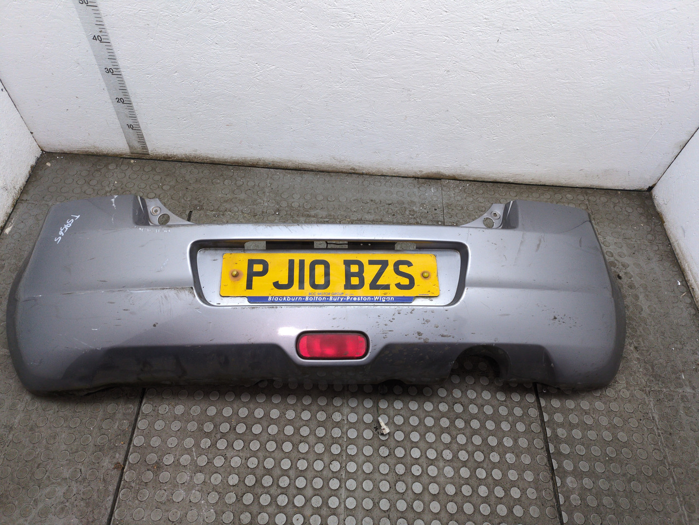 Бампер задний