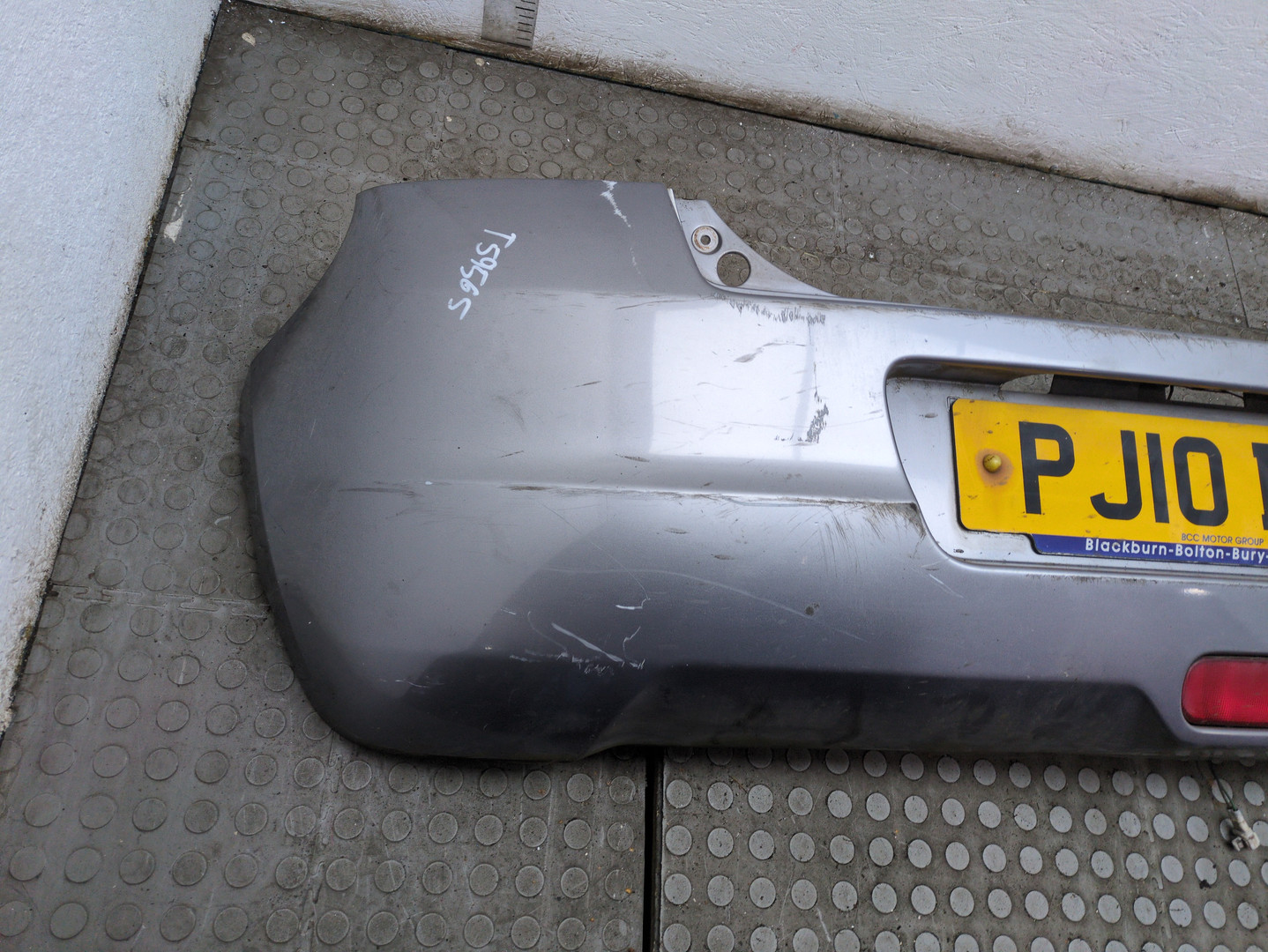 Бампер задний