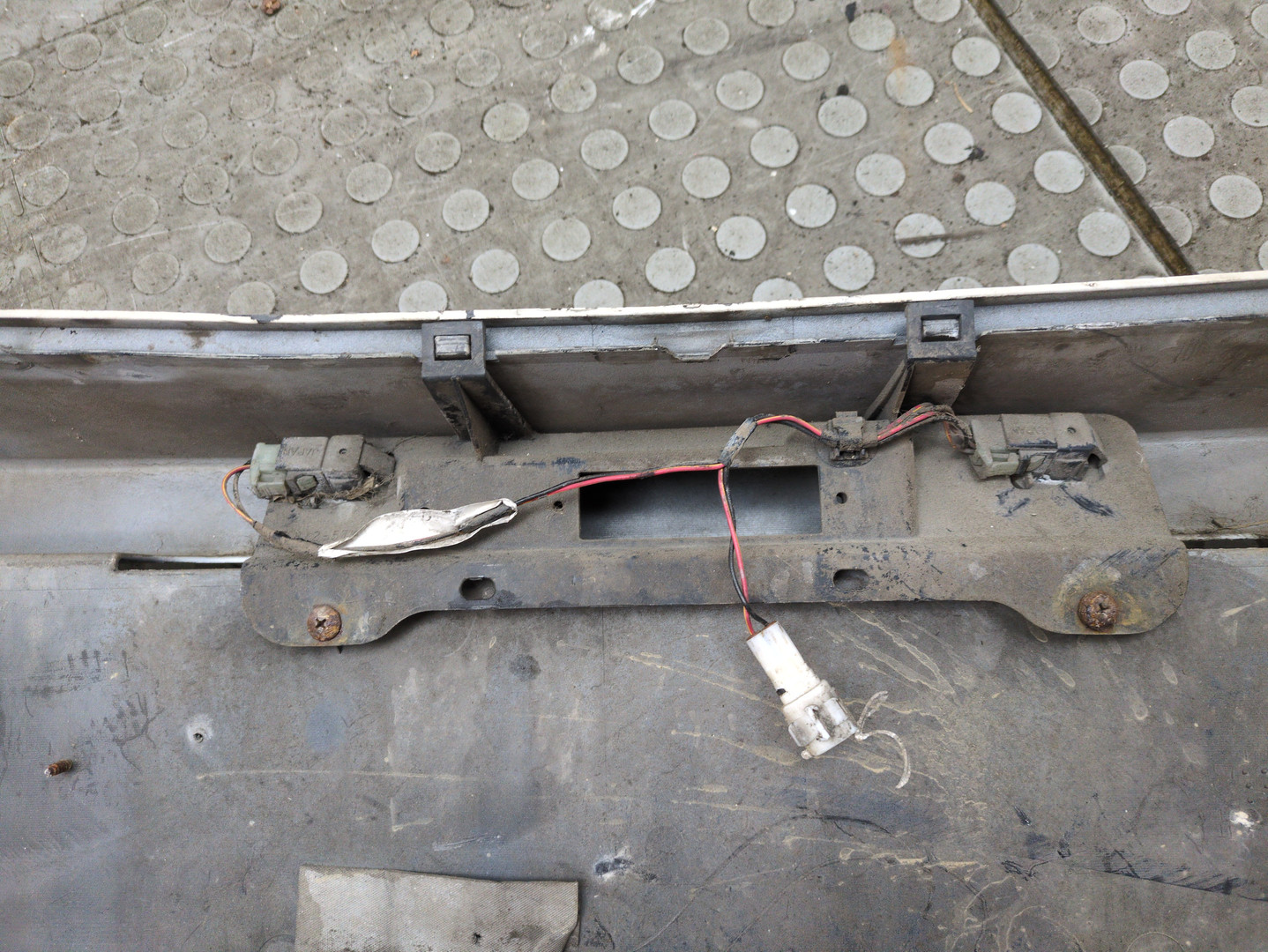 Бампер задний