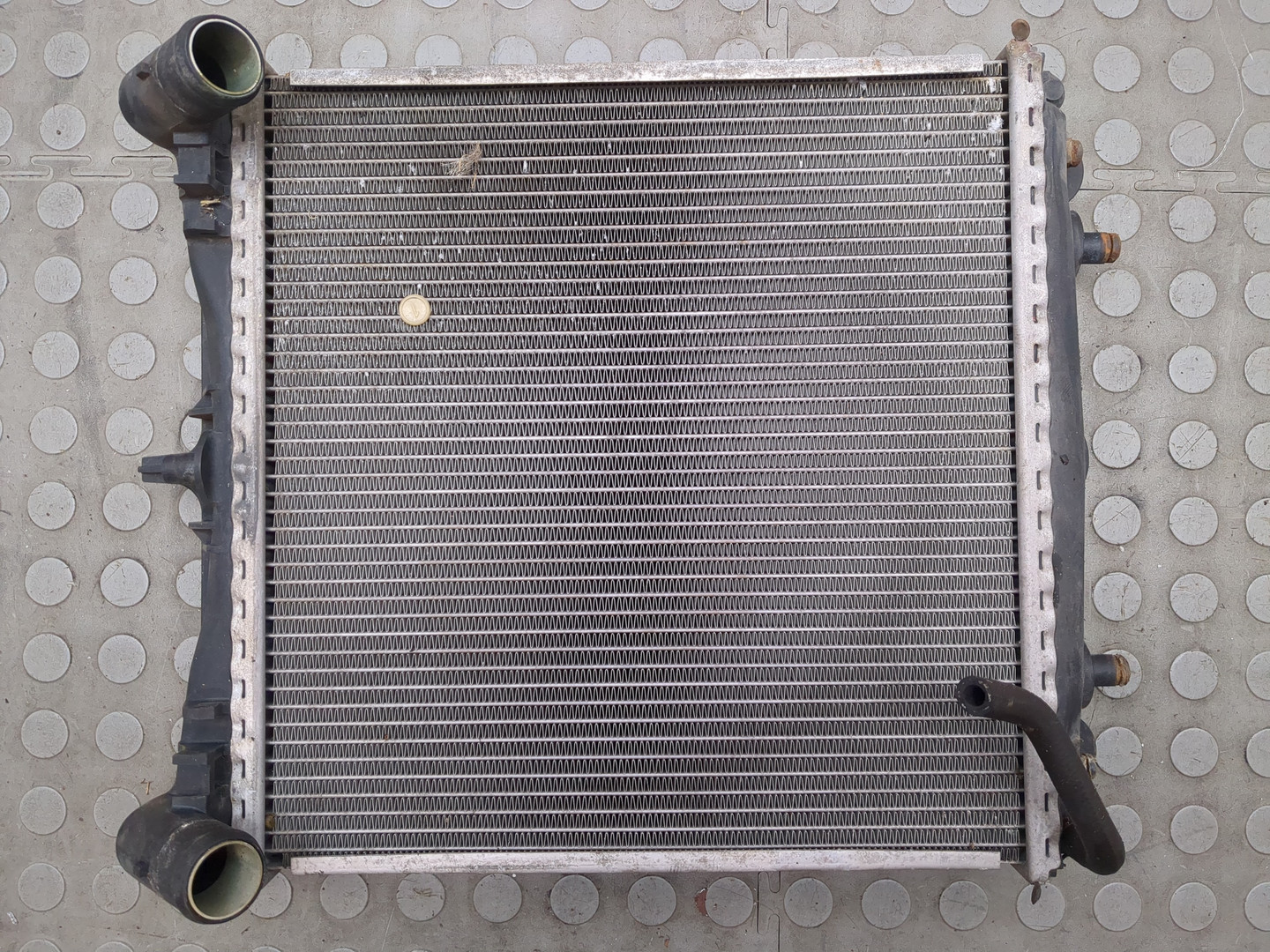 Радиатор охлаждения двигателя основной