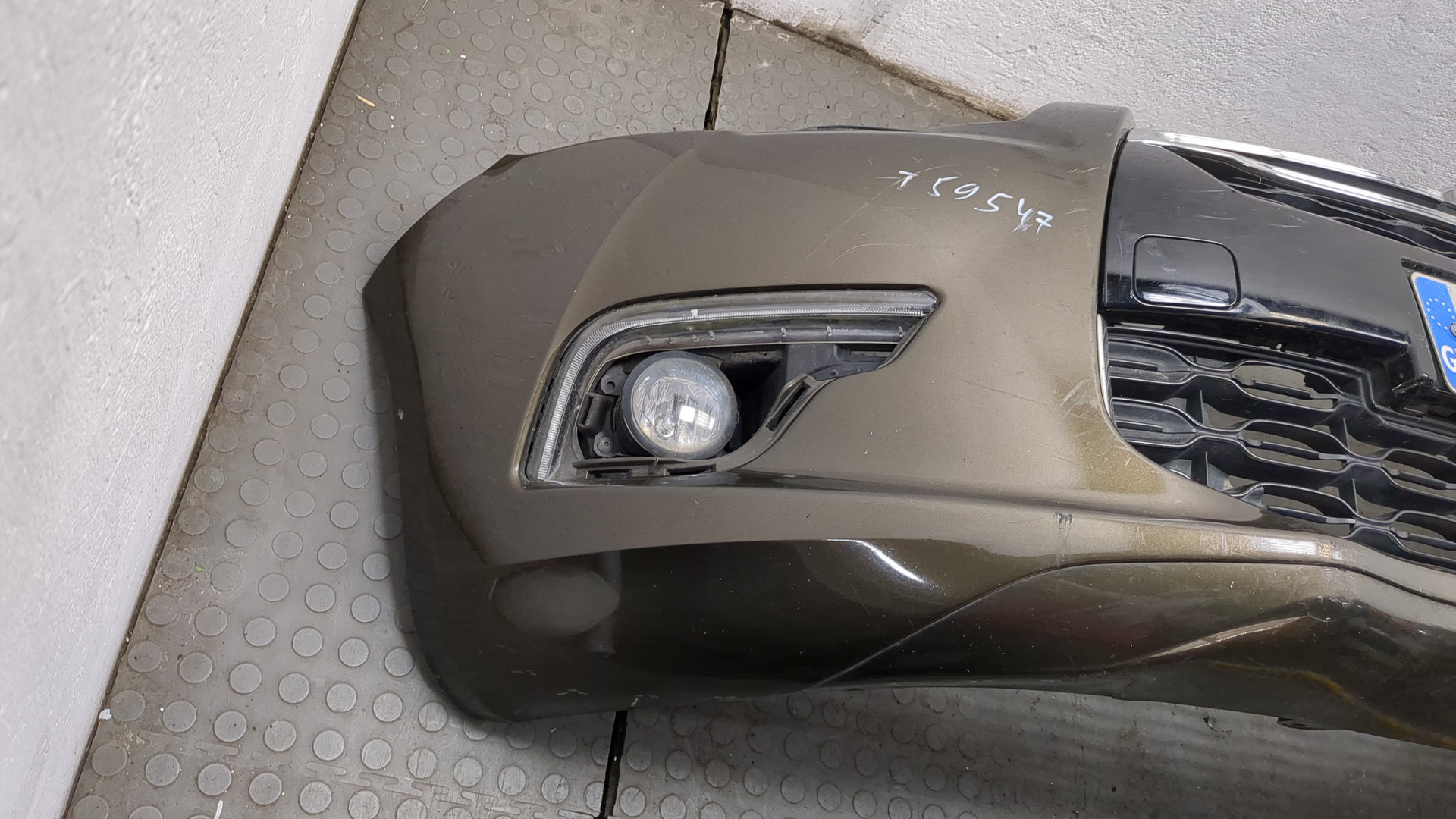 Бампер передний