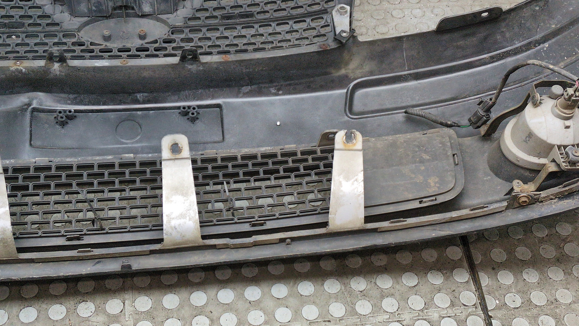 Бампер передний