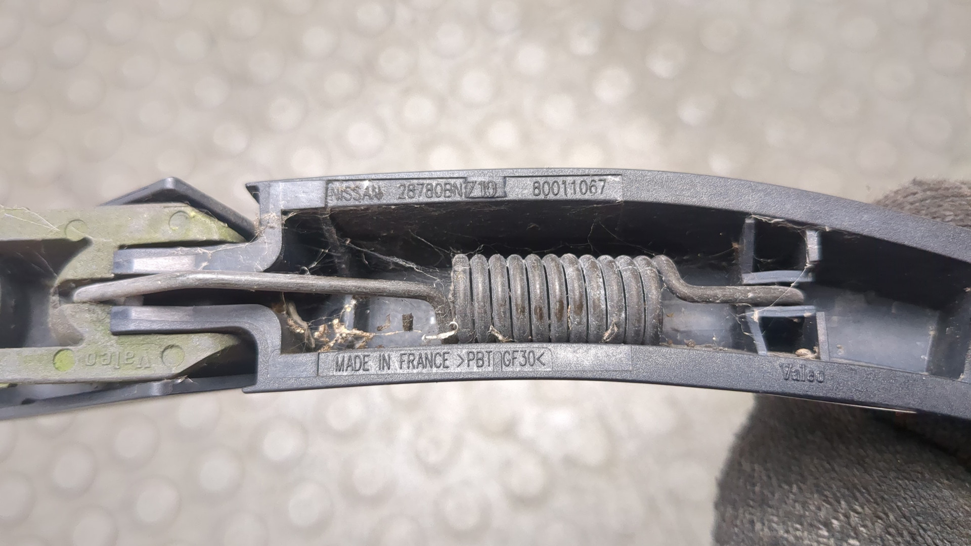 Поводок стеклоочистителя заднего