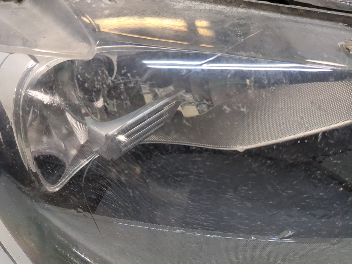 Фара правая