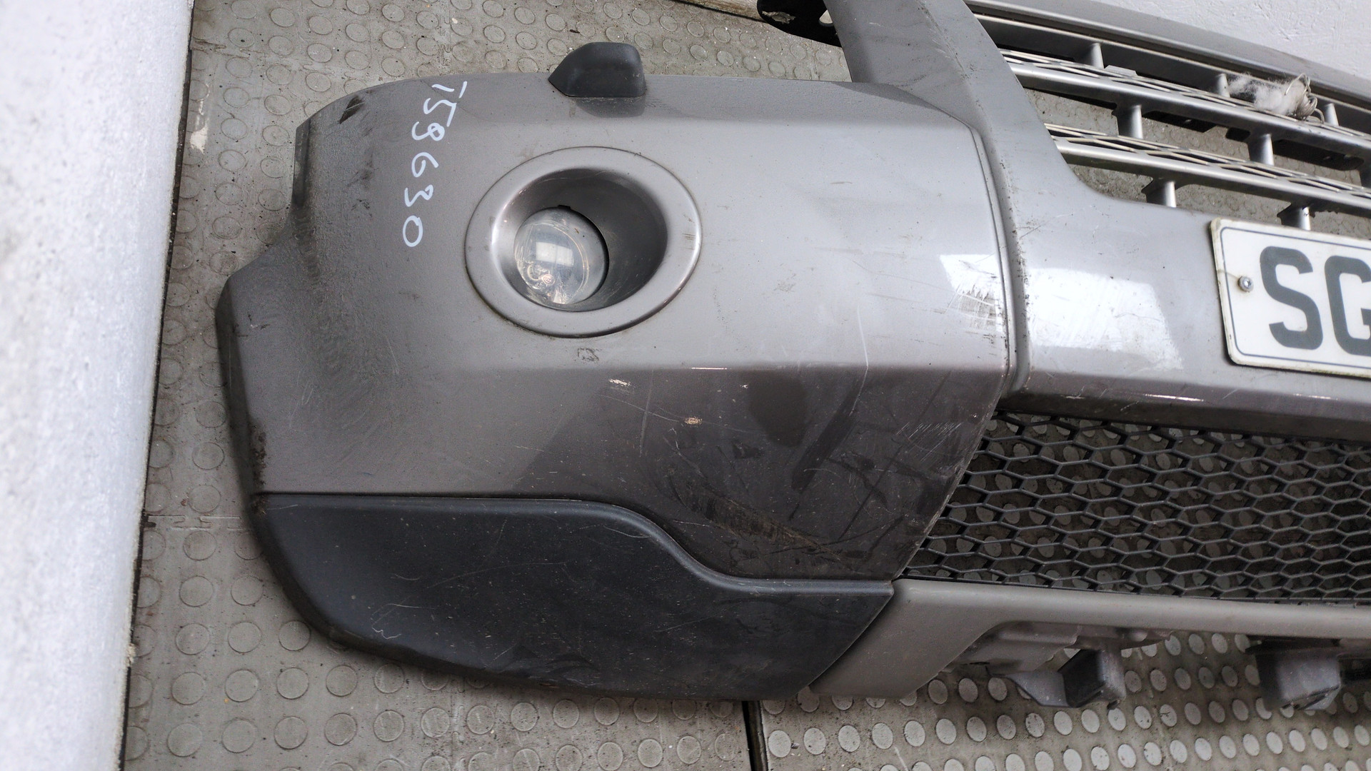 Бампер передний